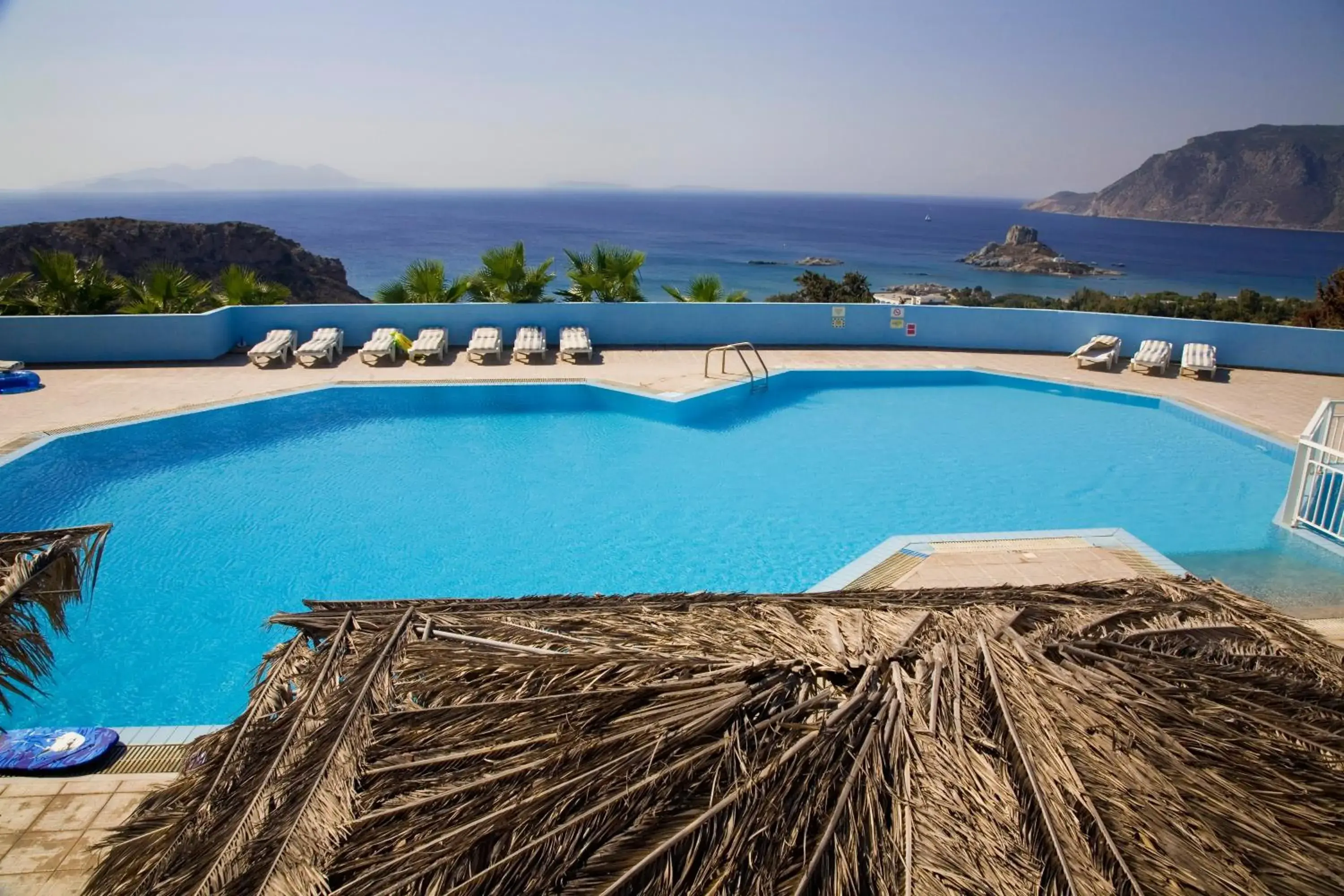 Swimming pool in Pantheon Hotel Swimming pool in Pantheon Hotel