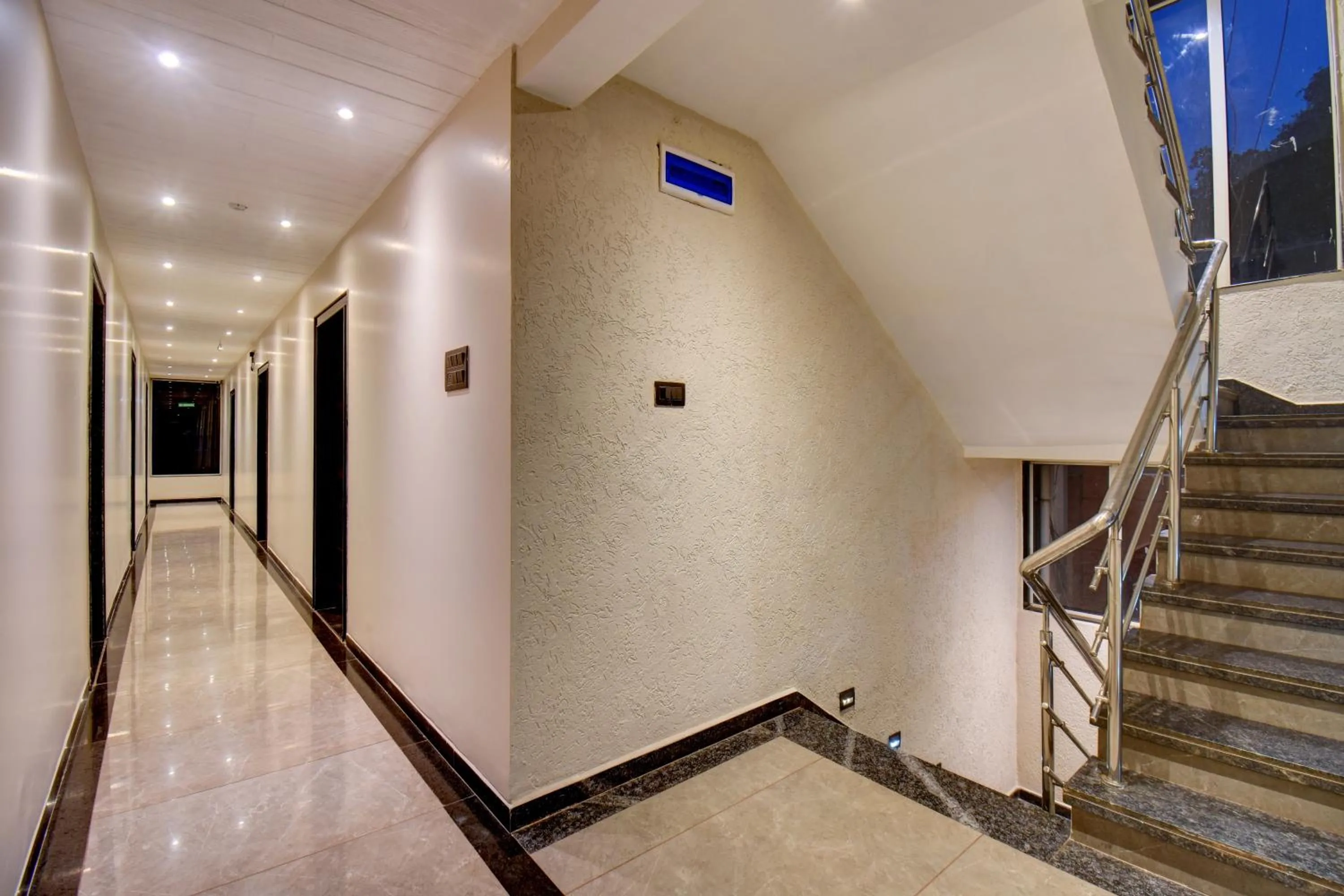 Lobby or reception in Holiday Plus