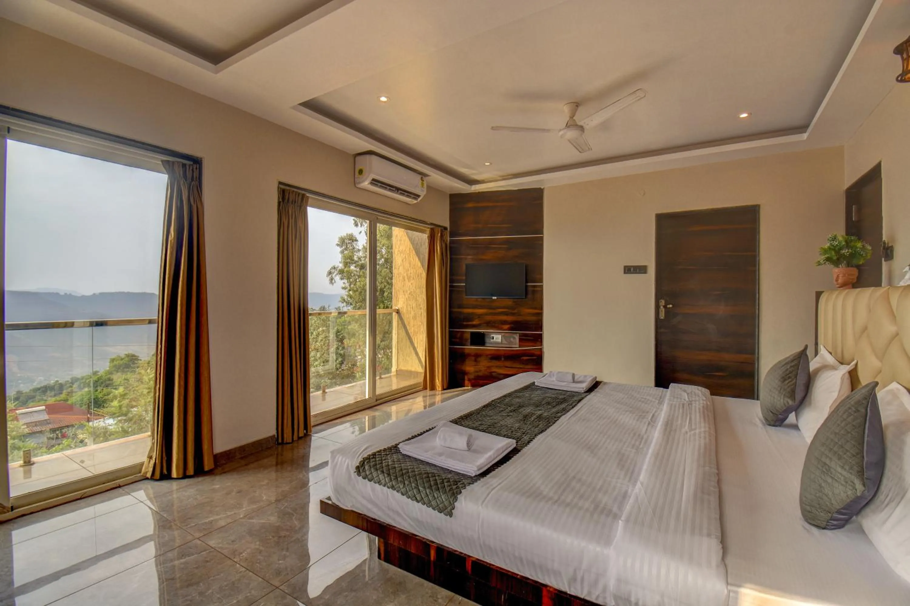 Bed in Holiday Plus