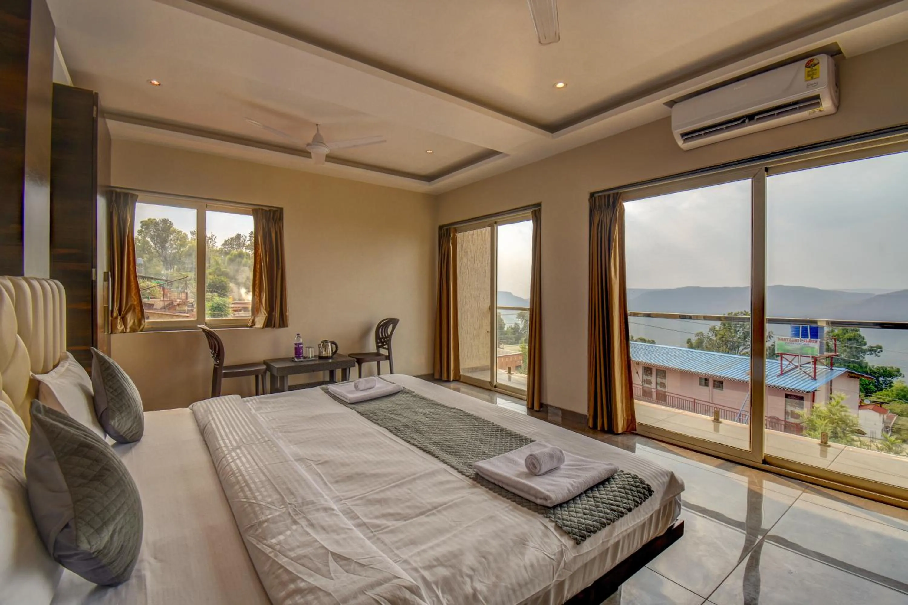 Bed in Holiday Plus