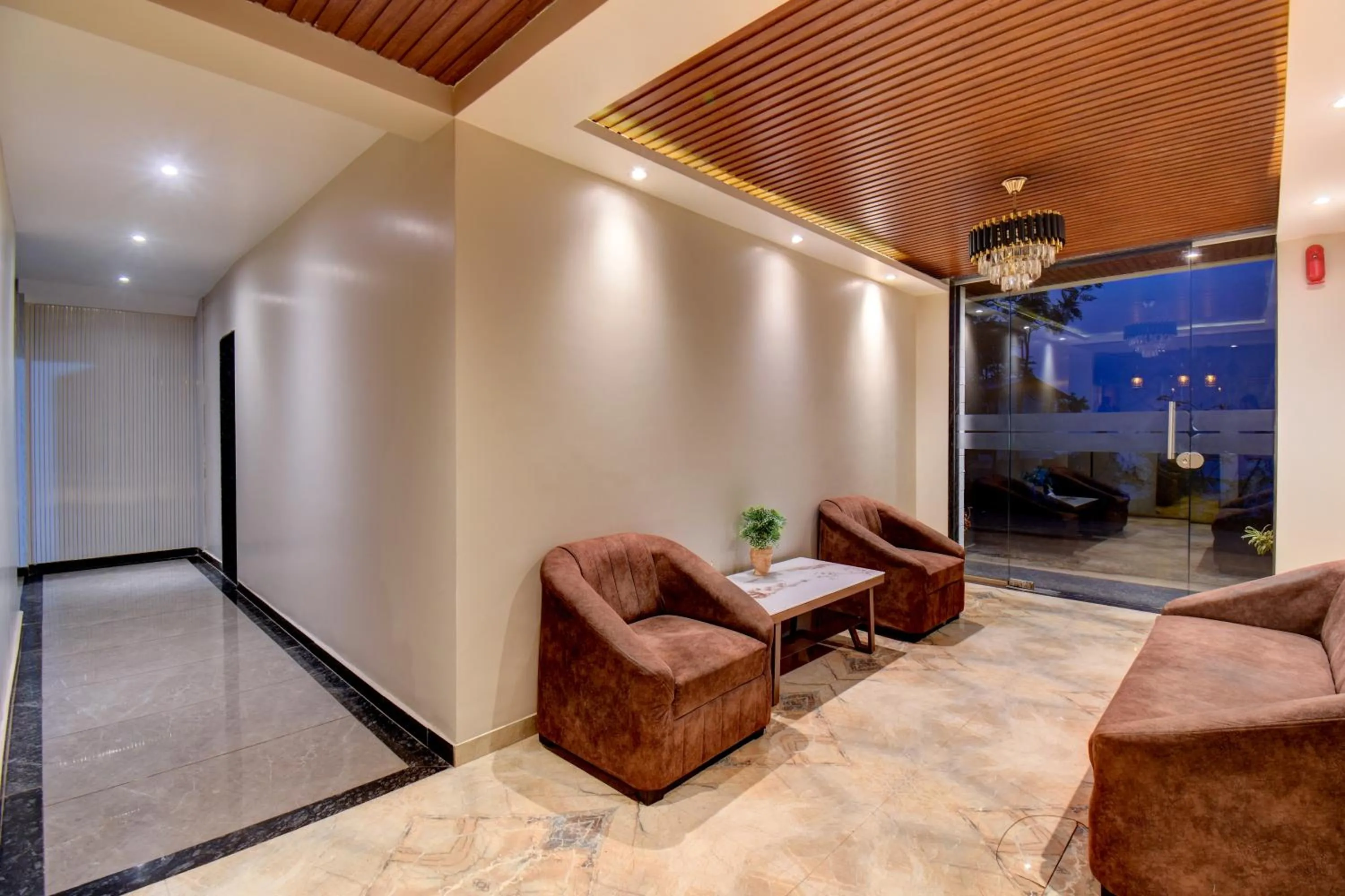Lobby or reception in Holiday Plus