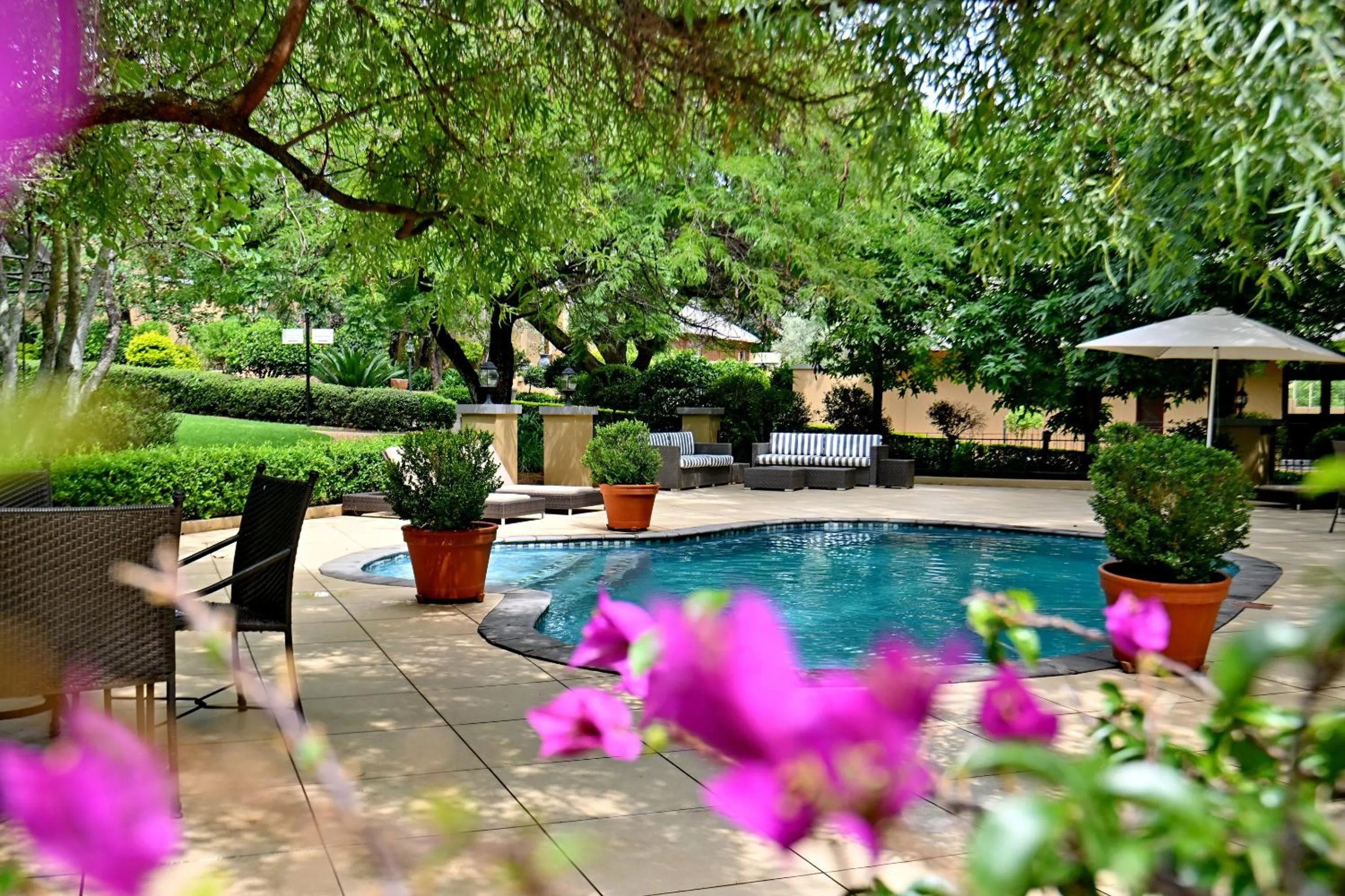 Patio in Black Eagle Hotel & Spa