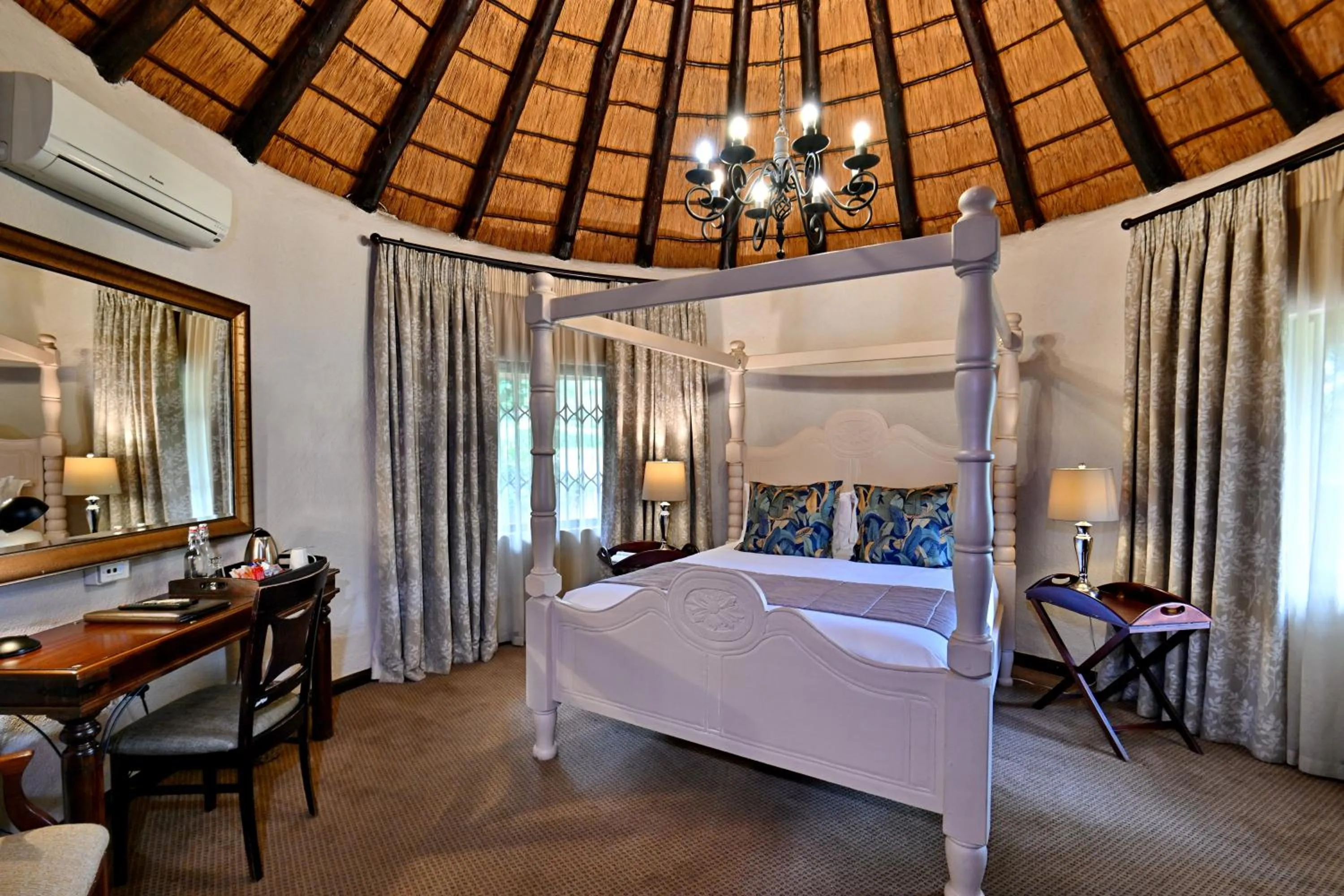 Bedroom, Bed in Black Eagle Hotel & Spa