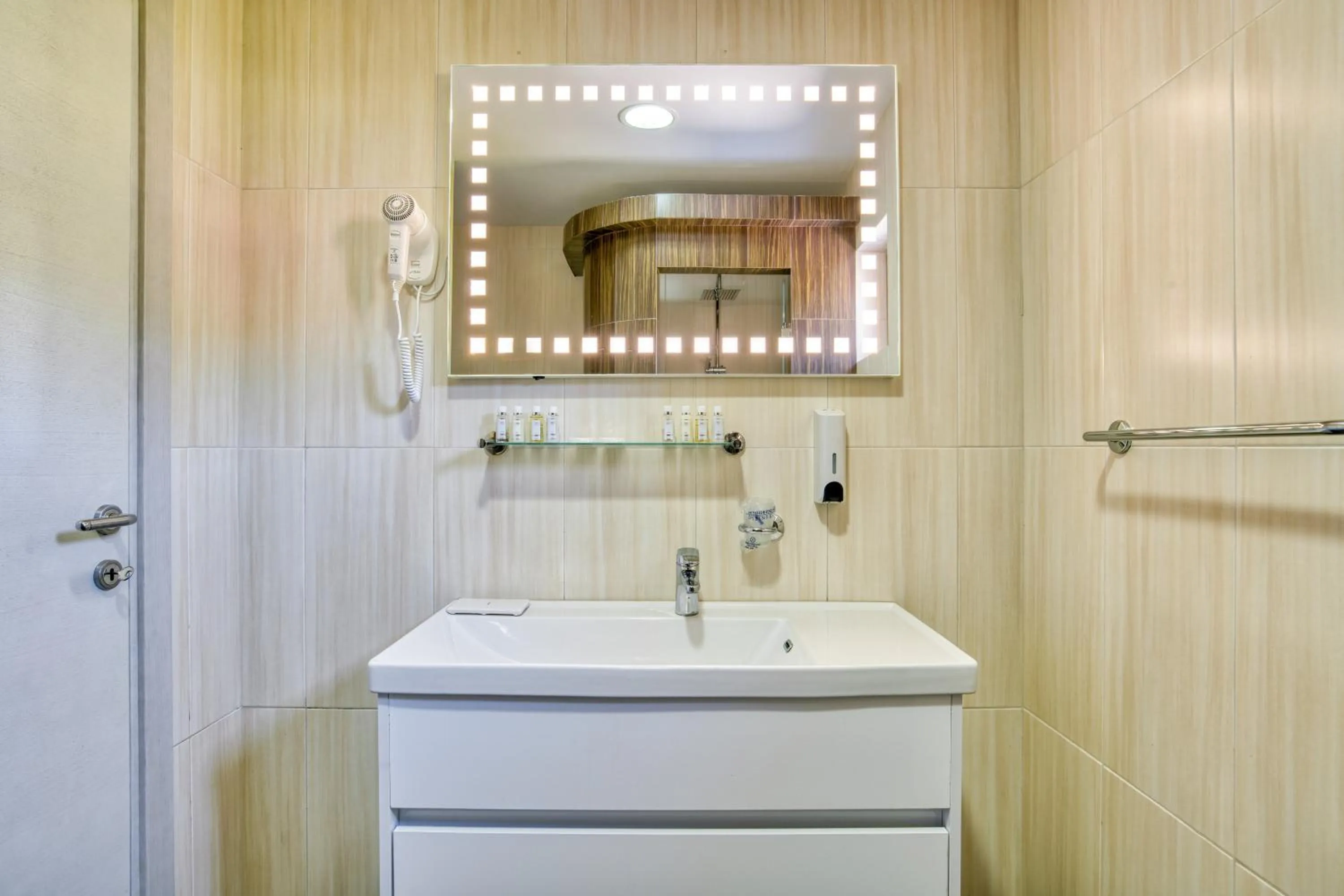 Bathroom in Hotel Opera Jaz