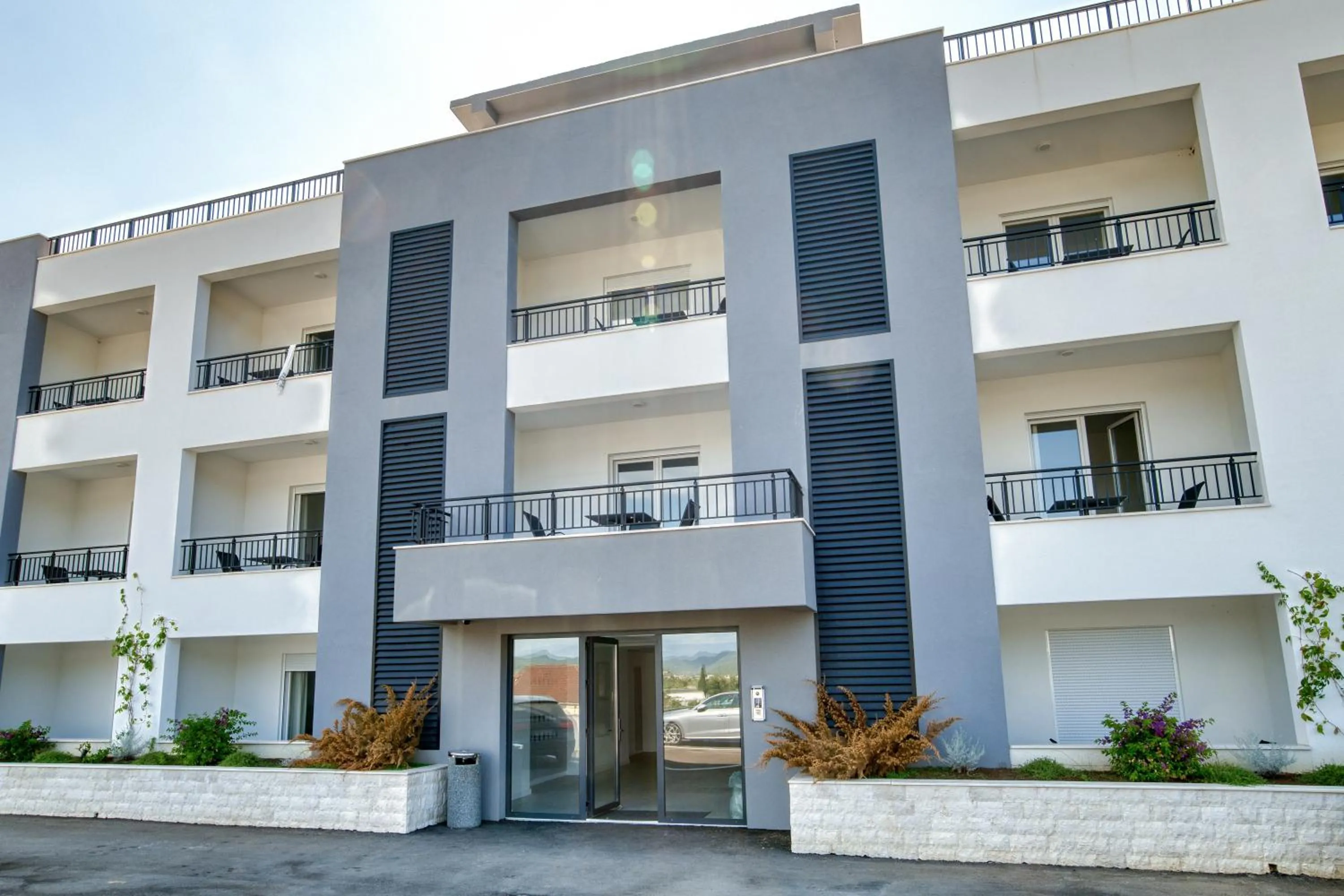 Property building in Hotel Opera Jaz