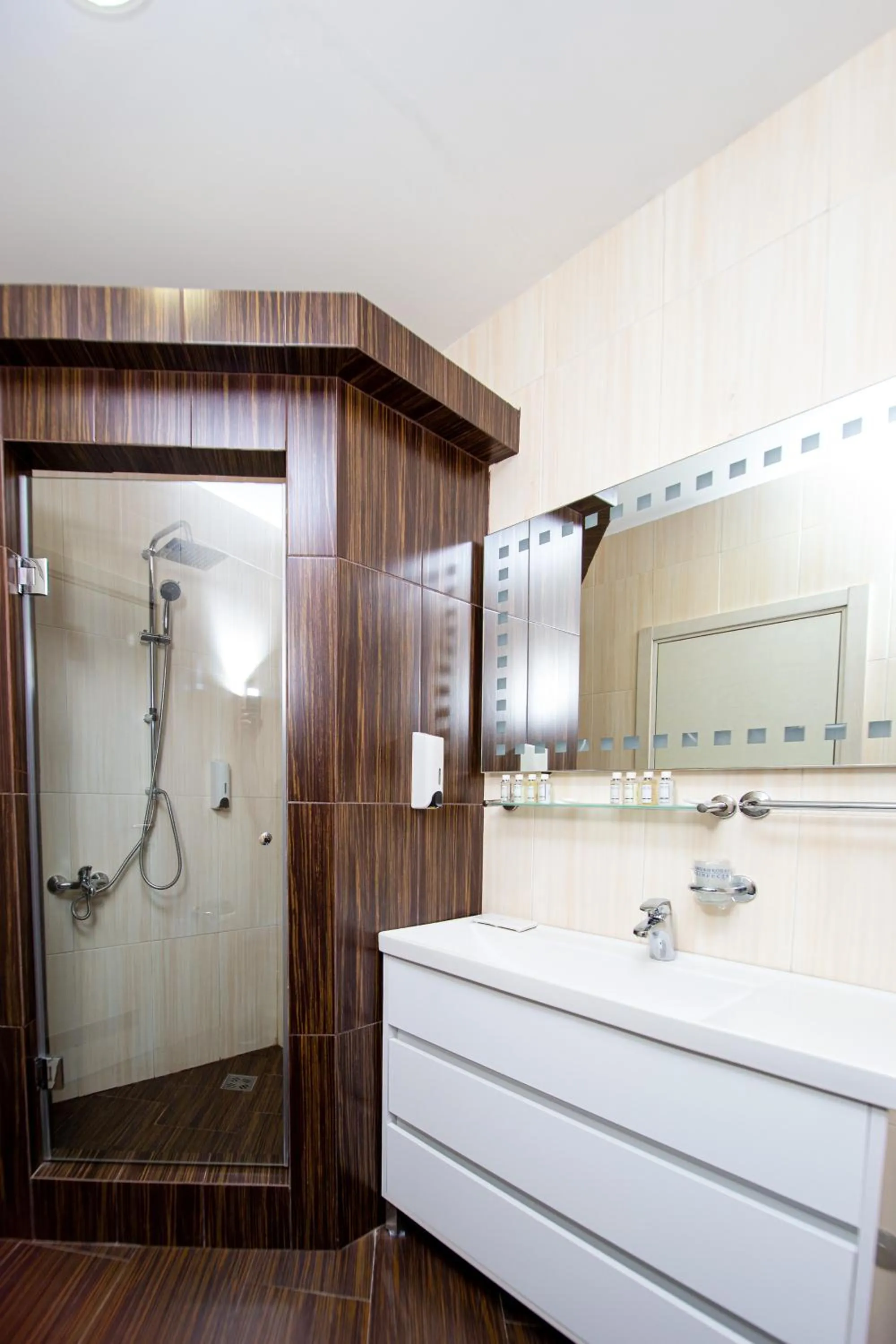 Bathroom in Hotel Opera Jaz