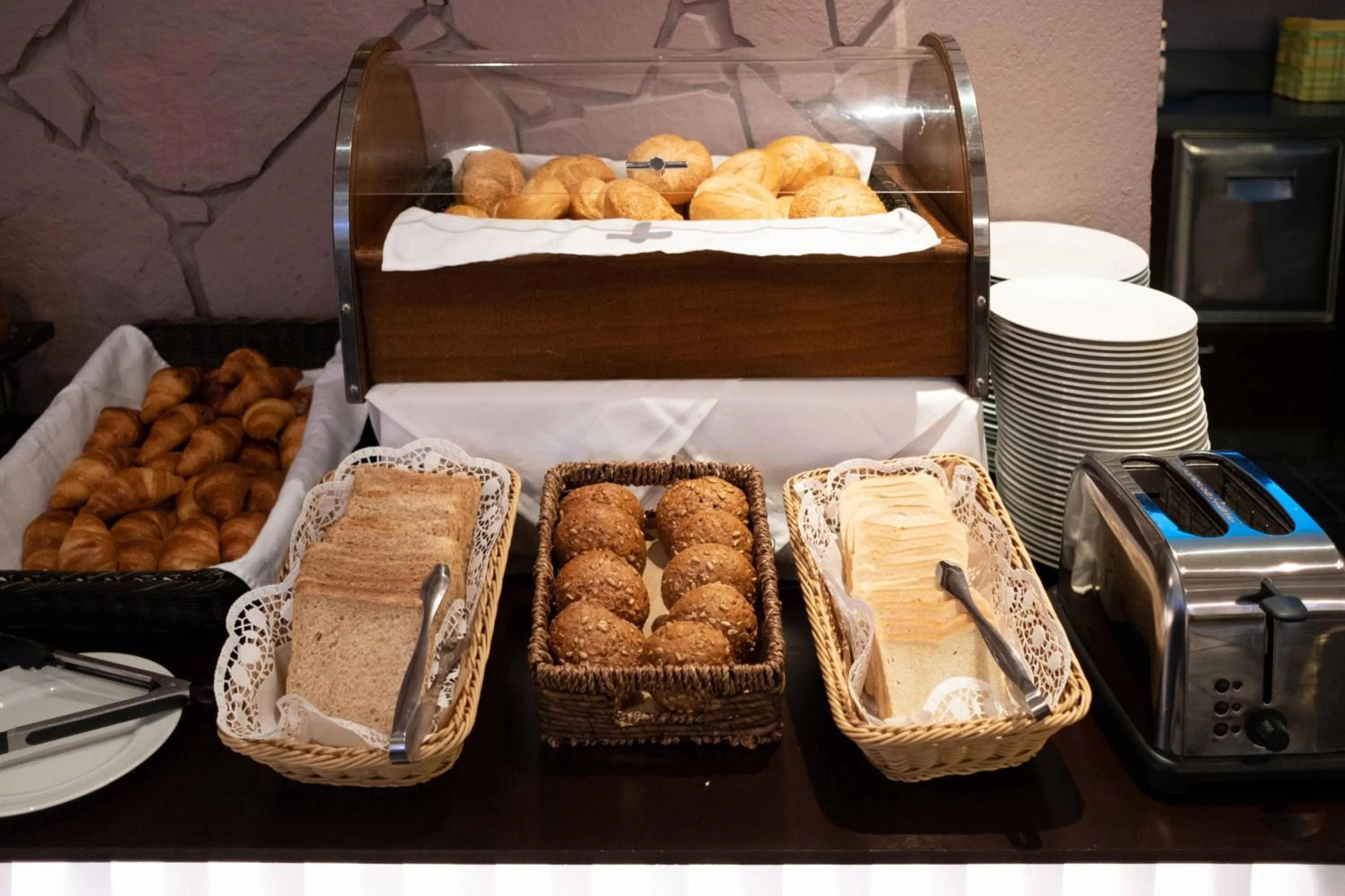 Breakfast in Anor Hotel & Conference Center Frankfurt Airport