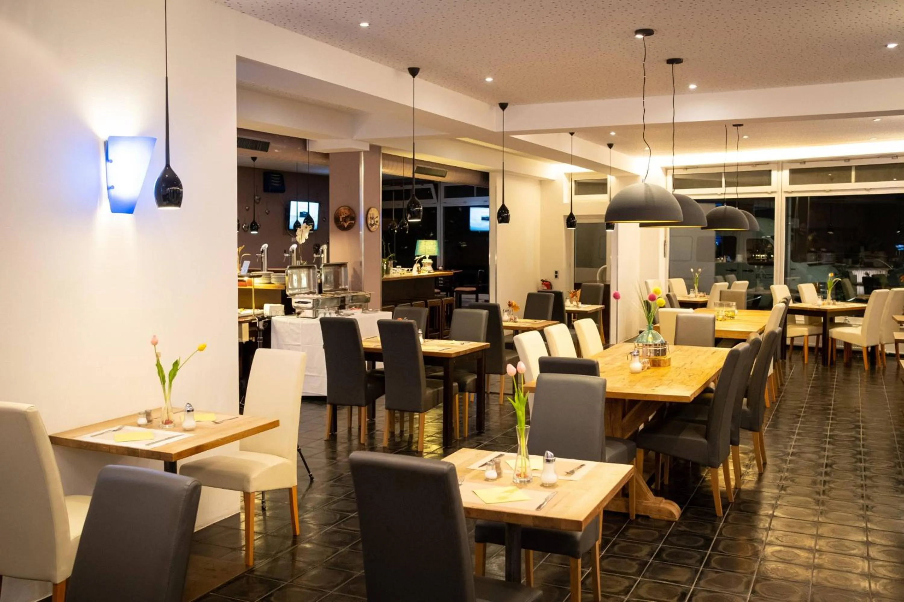 Breakfast in Anor Hotel & Conference Center Frankfurt Airport