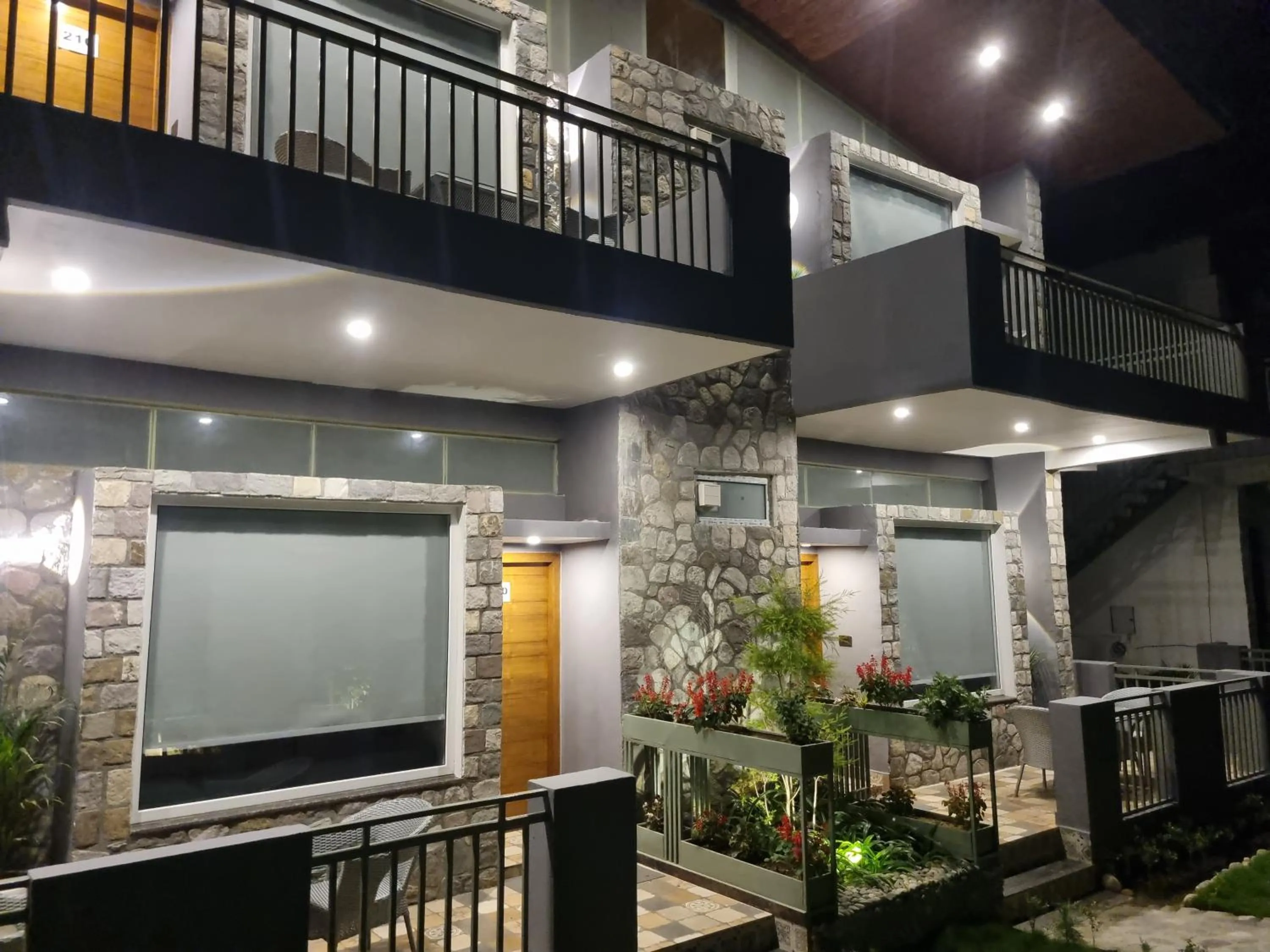 Ravihans Aranyam - Resort & Restaurant