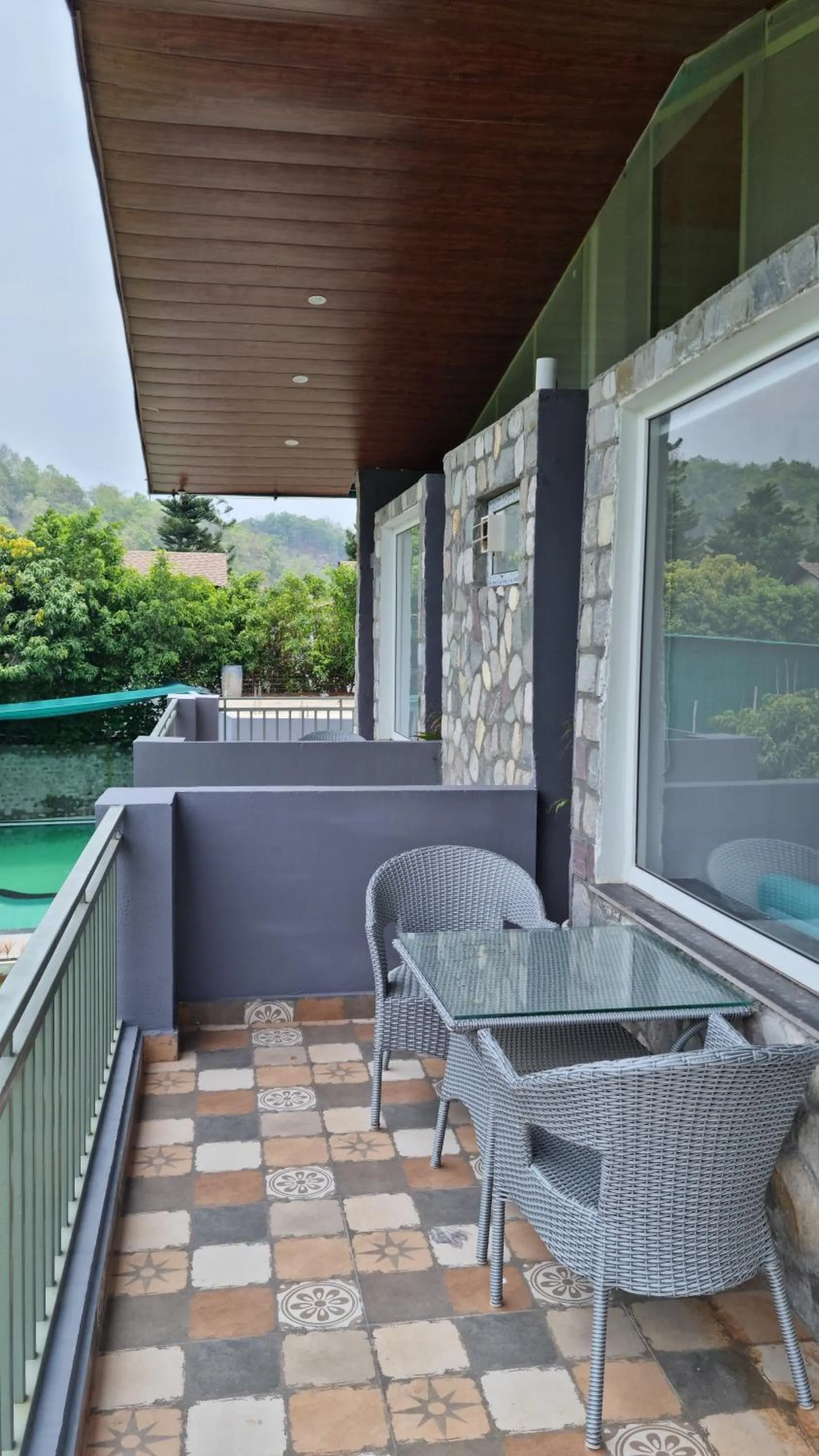 Ravihans Aranyam - Resort & Restaurant