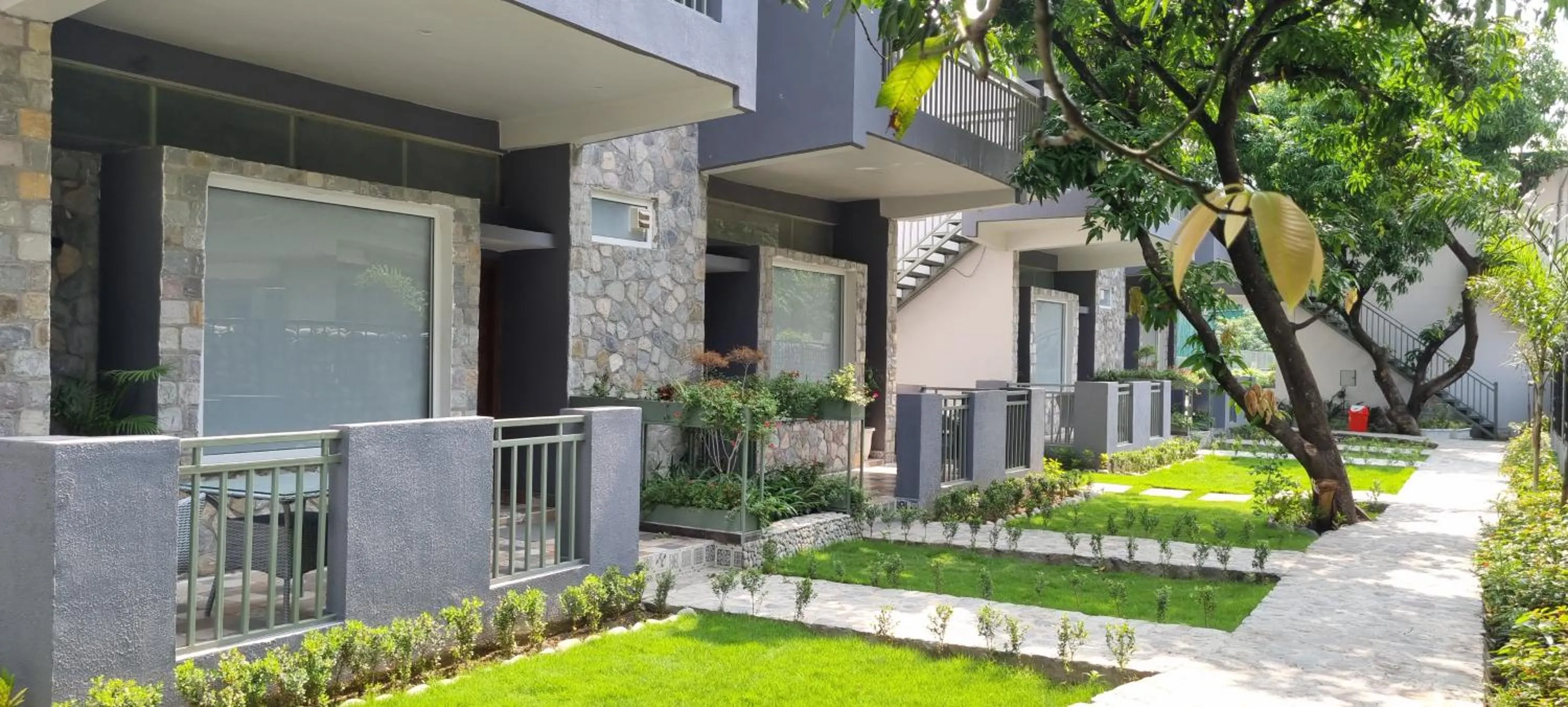 Ravihans Aranyam - Resort & Restaurant