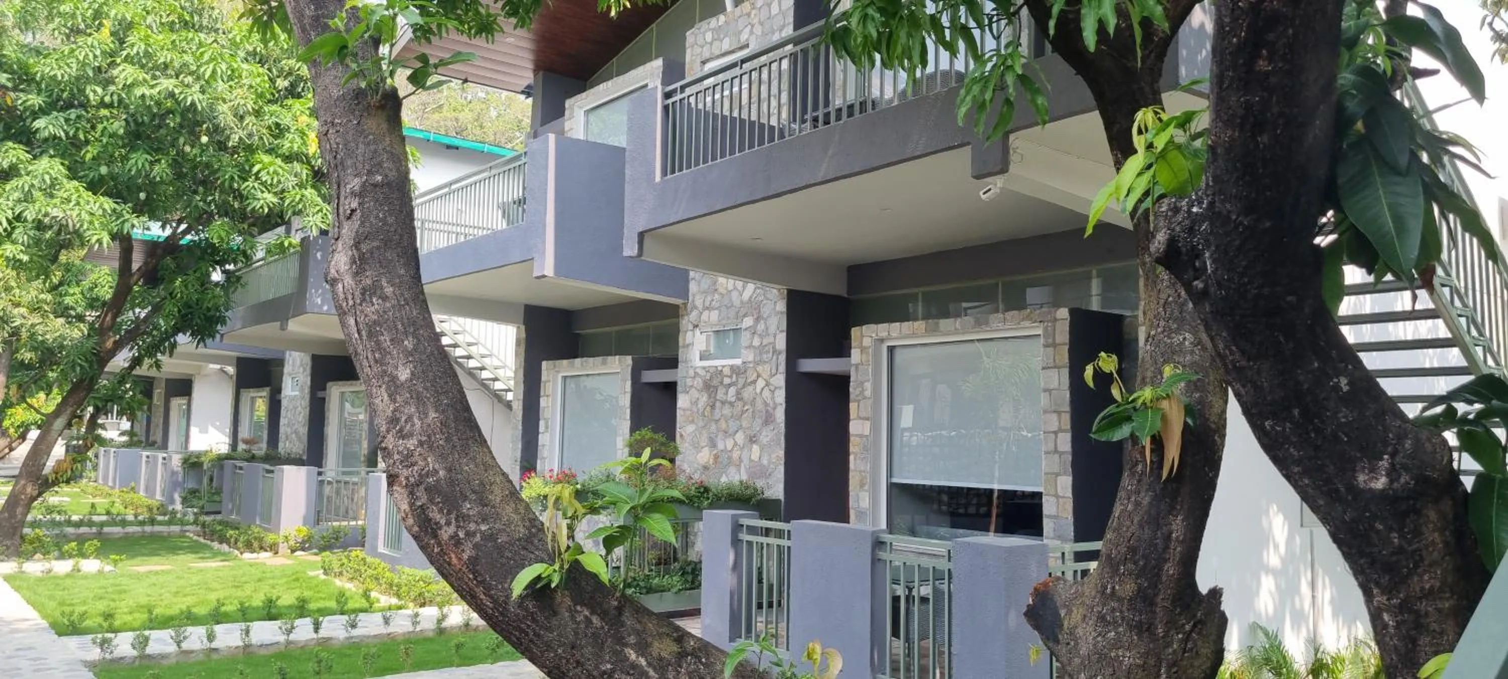 Ravihans Aranyam - Resort & Restaurant