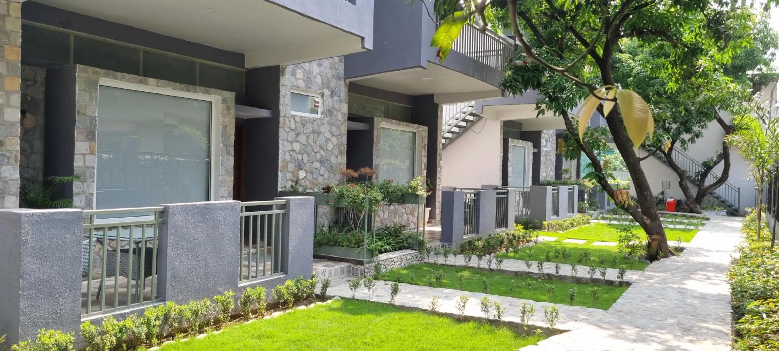 Property building in Ravihans Aranyam - Resort & Restaurant