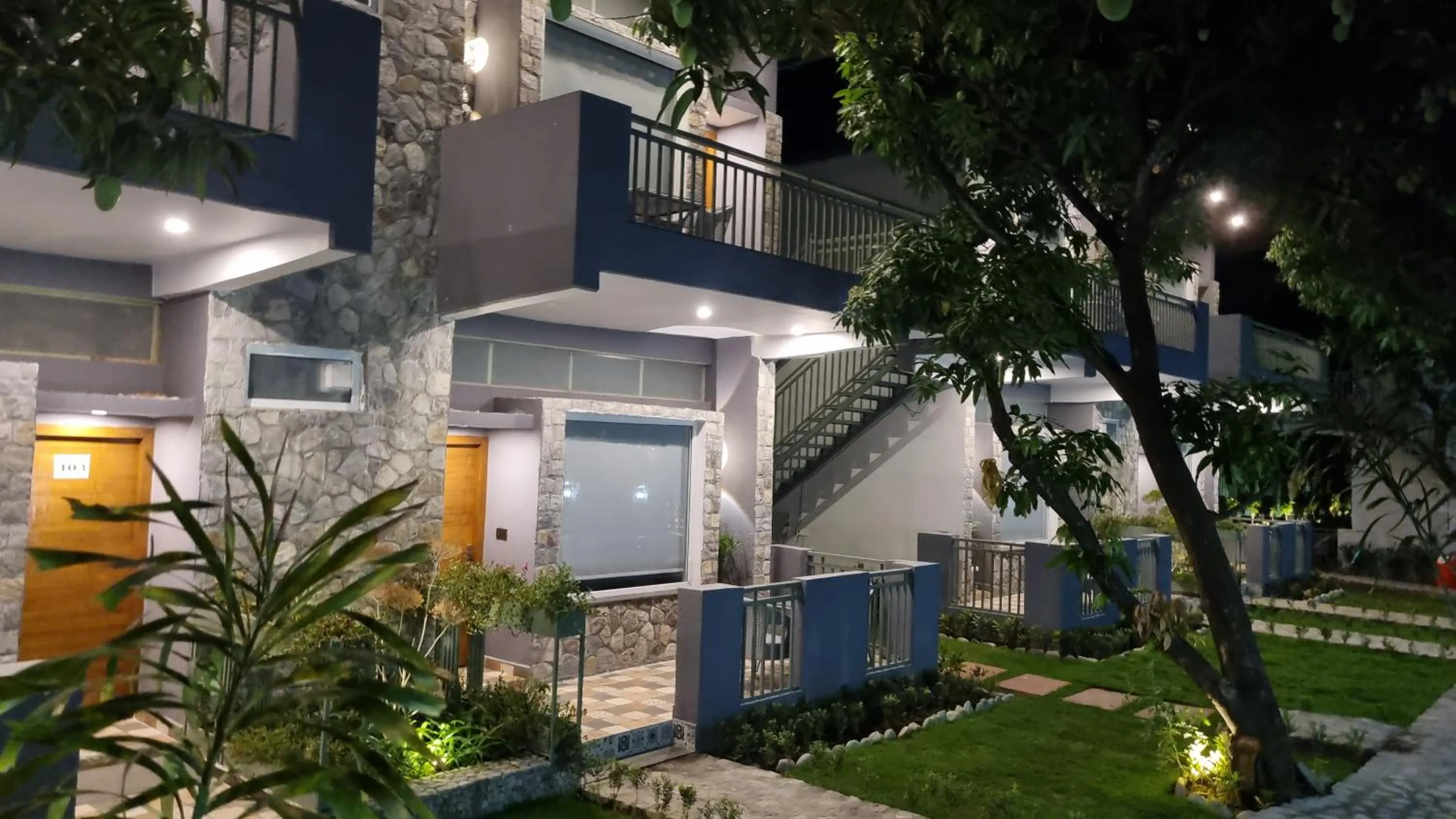 Ravihans Aranyam - Resort & Restaurant