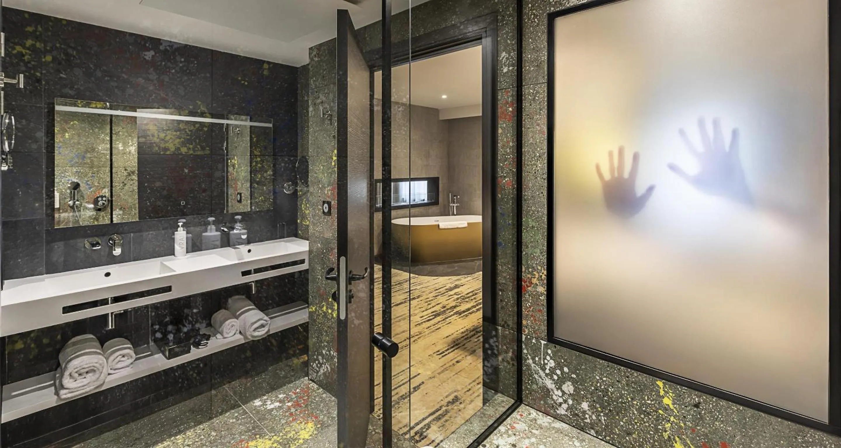 Bathroom in Best Western Plus Hotel Saint-Roch Orleans