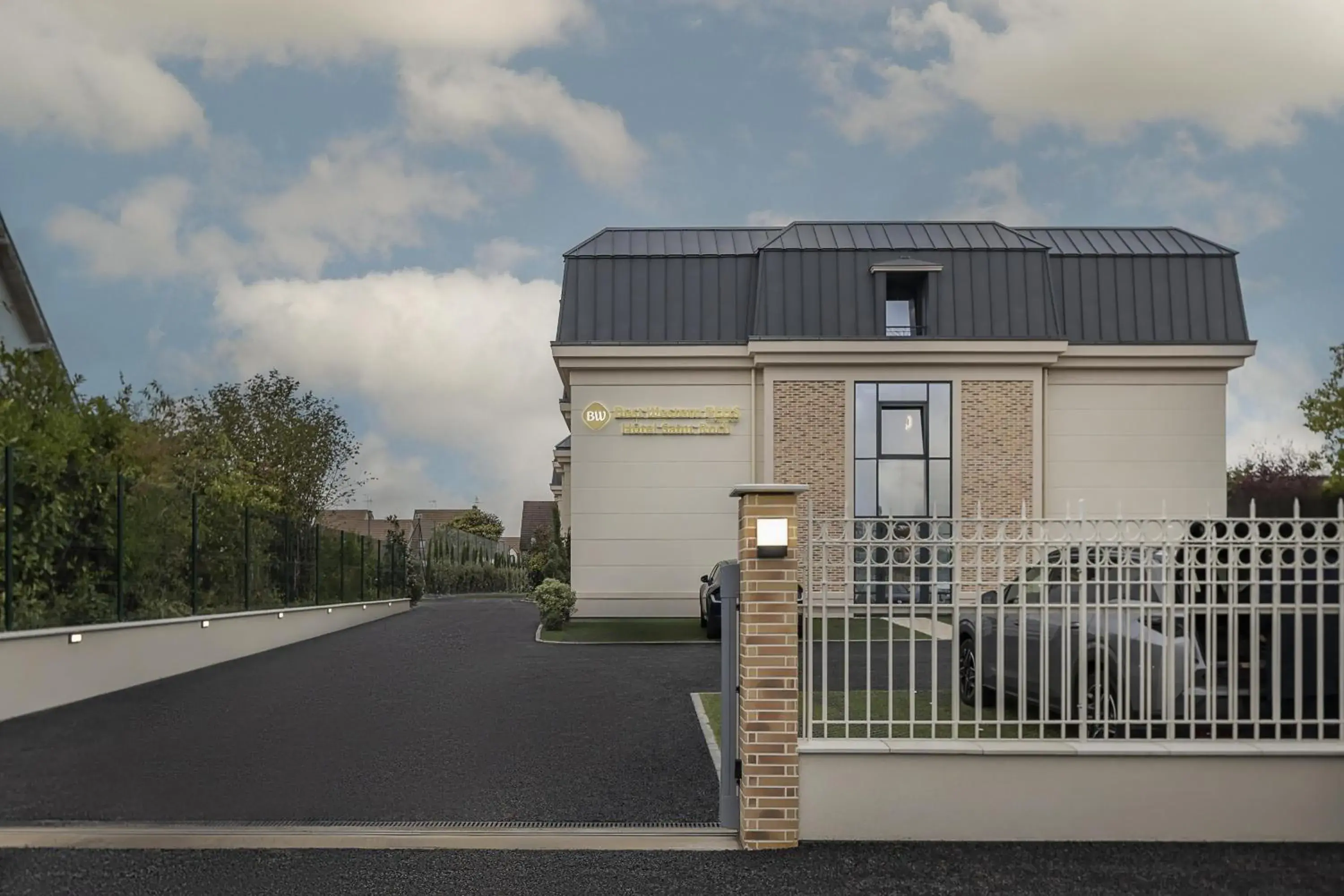 Property building in Best Western Plus Hotel Saint-Roch Orleans Property building in Best Western Plus Hotel Saint-Roch Orleans