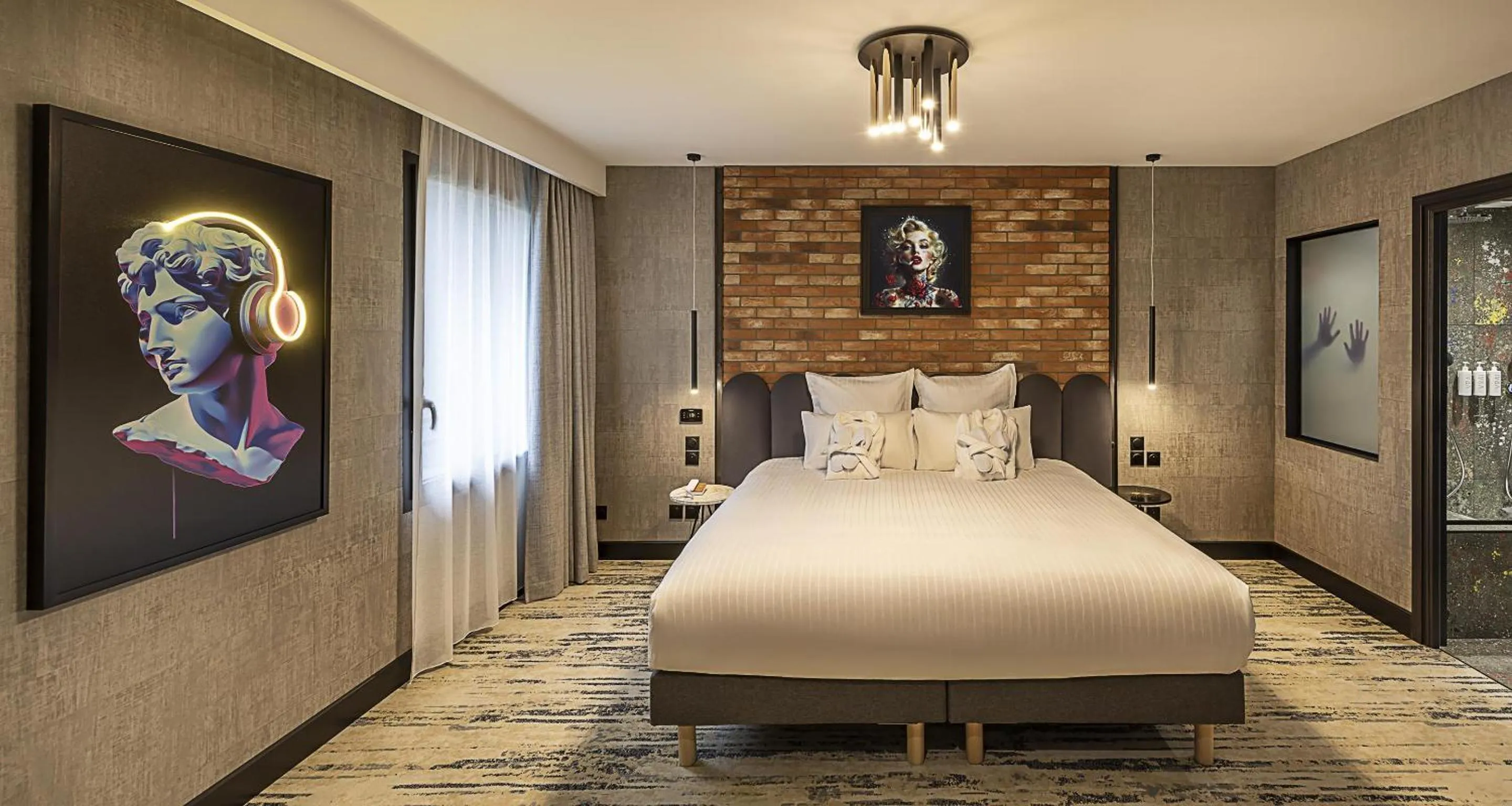 Bed in Best Western Plus Hotel Saint-Roch Orleans