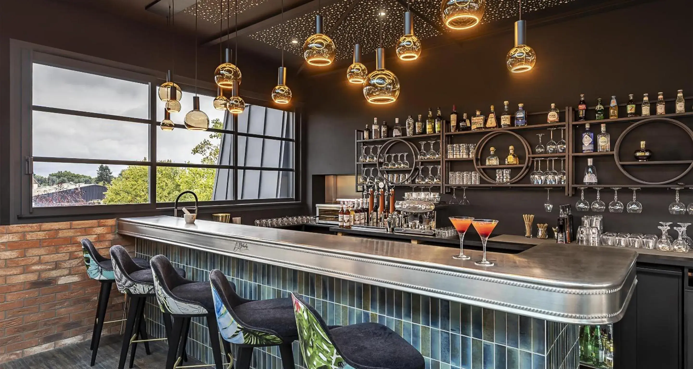 Lounge or bar in Best Western Plus Hotel Saint-Roch Orleans Lounge or bar in Best Western Plus Hotel Saint-Roch Orleans