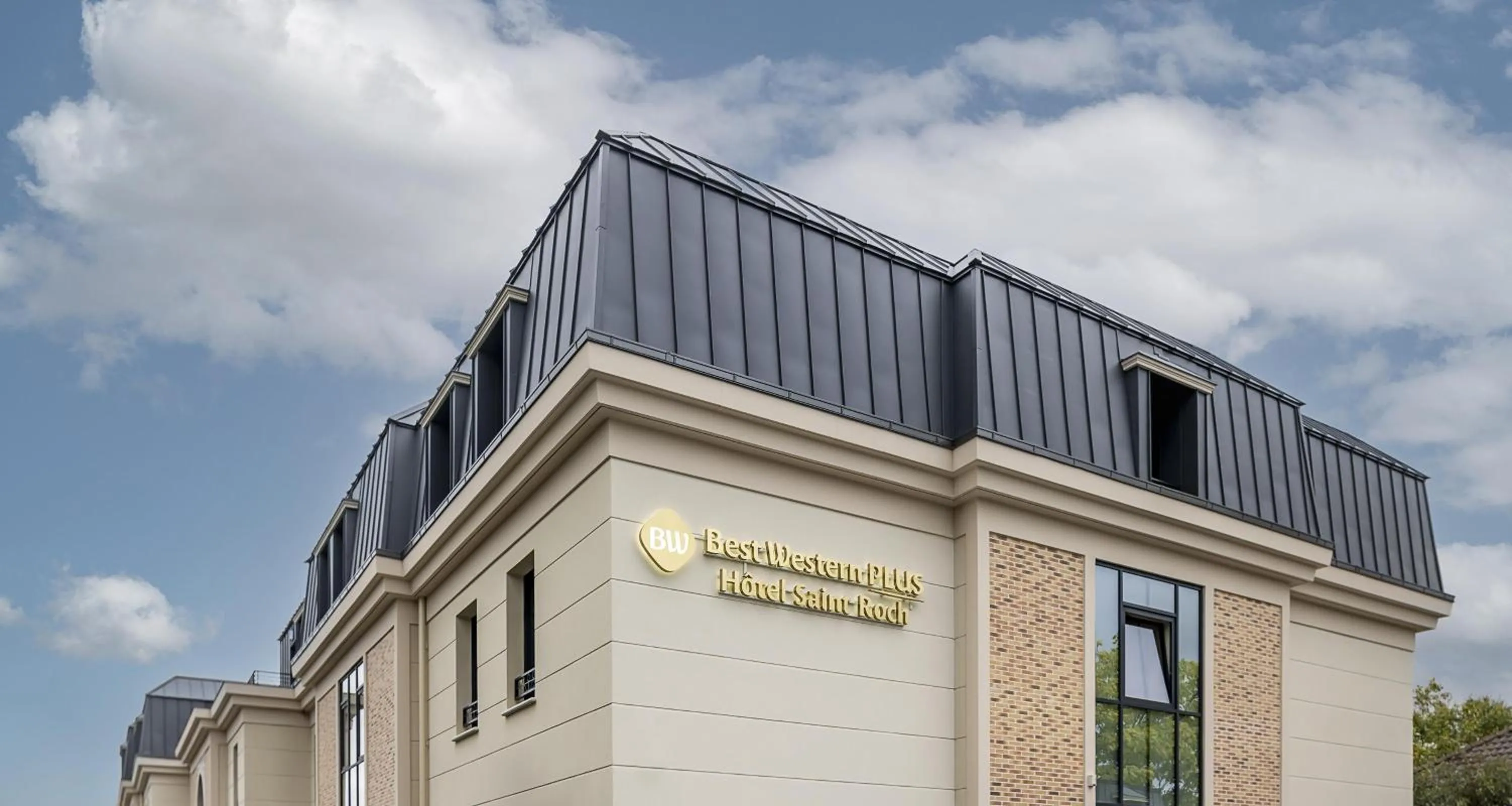 Property building in Best Western Plus Hotel Saint-Roch Orleans