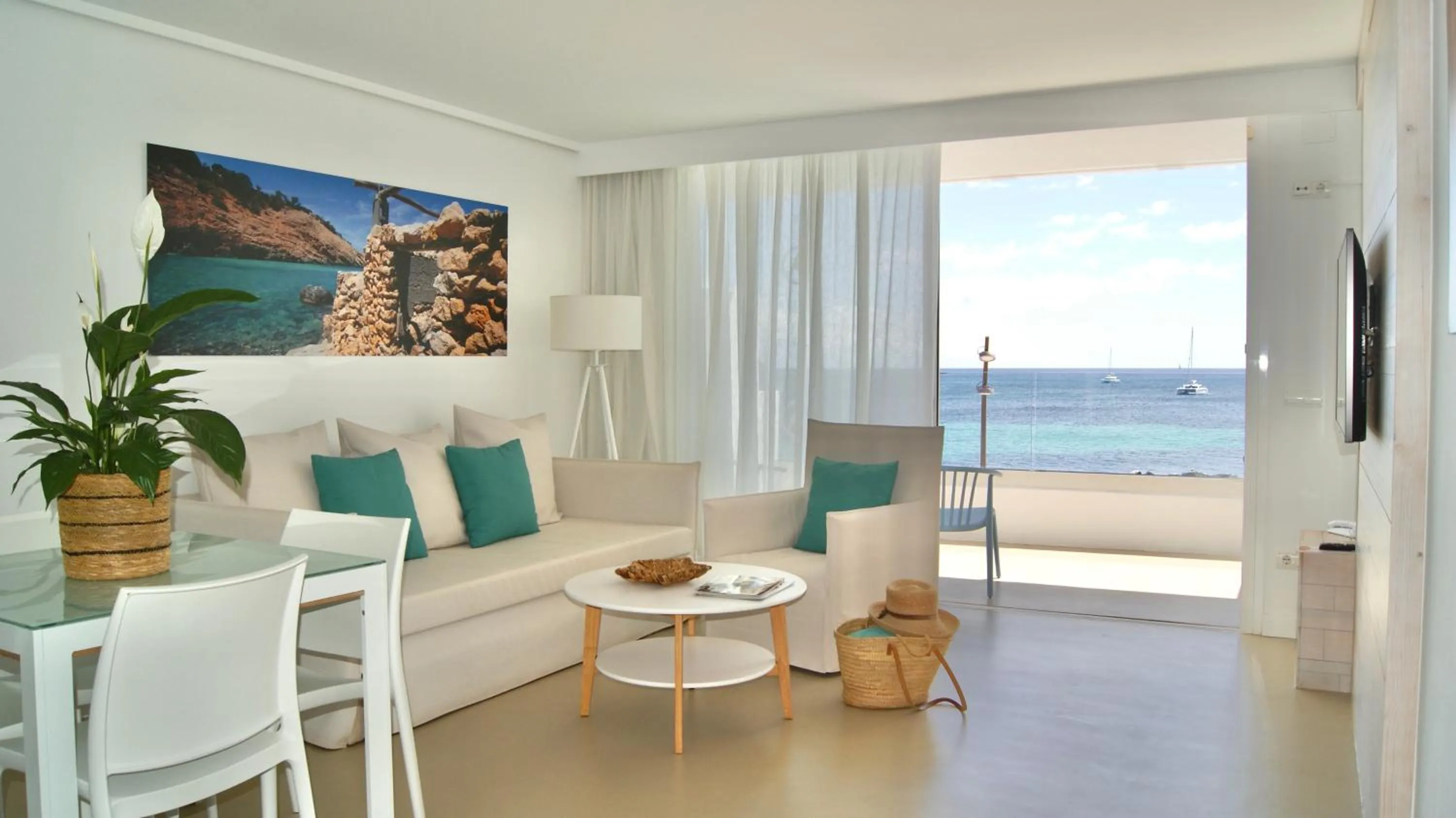 Living room in Apartamentos Llobet Ibiza