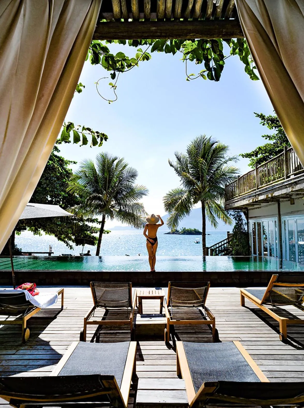 Swimming pool in TW Guaimbê Exclusive Suítes