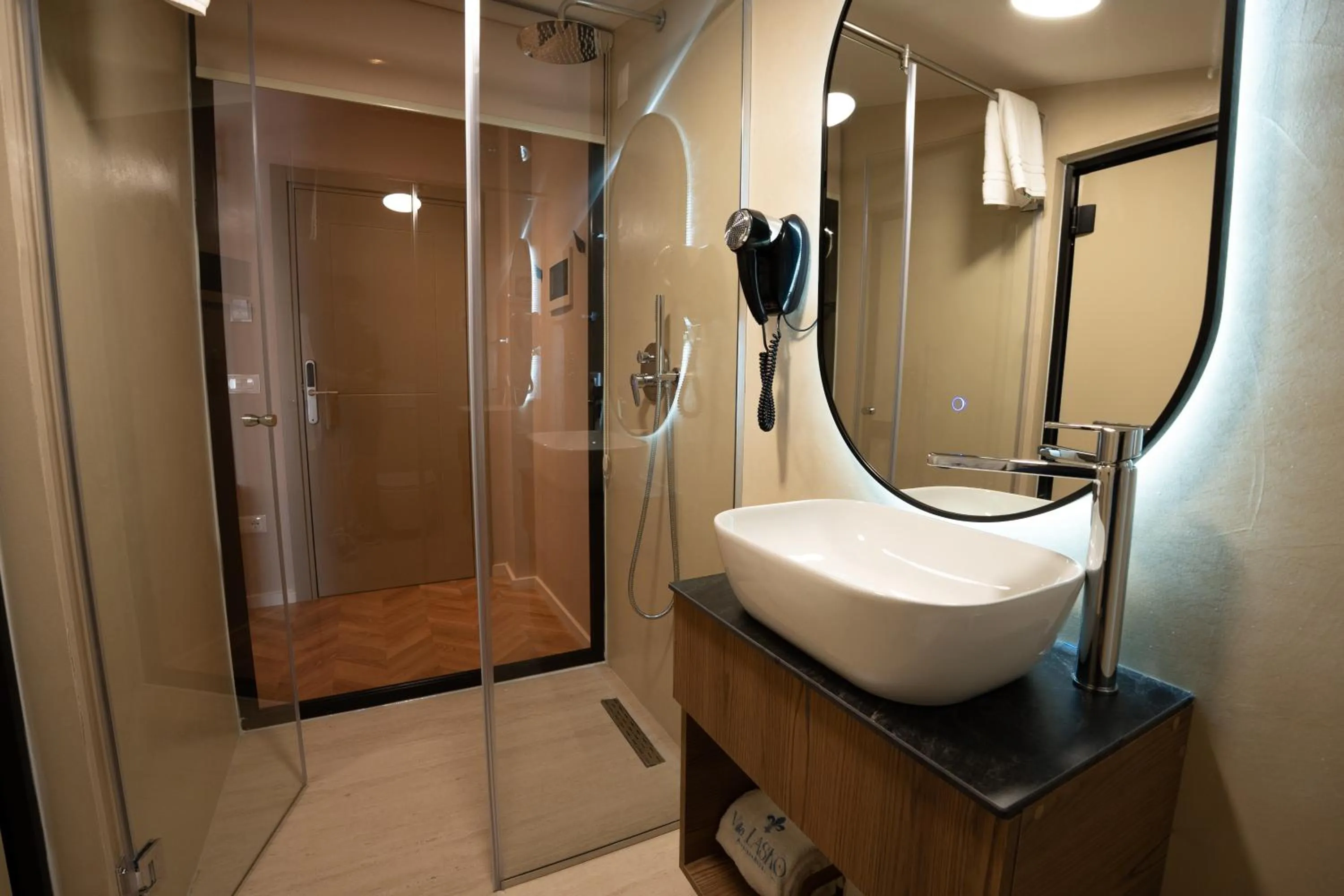 Shower in Vila Lasko Hotel