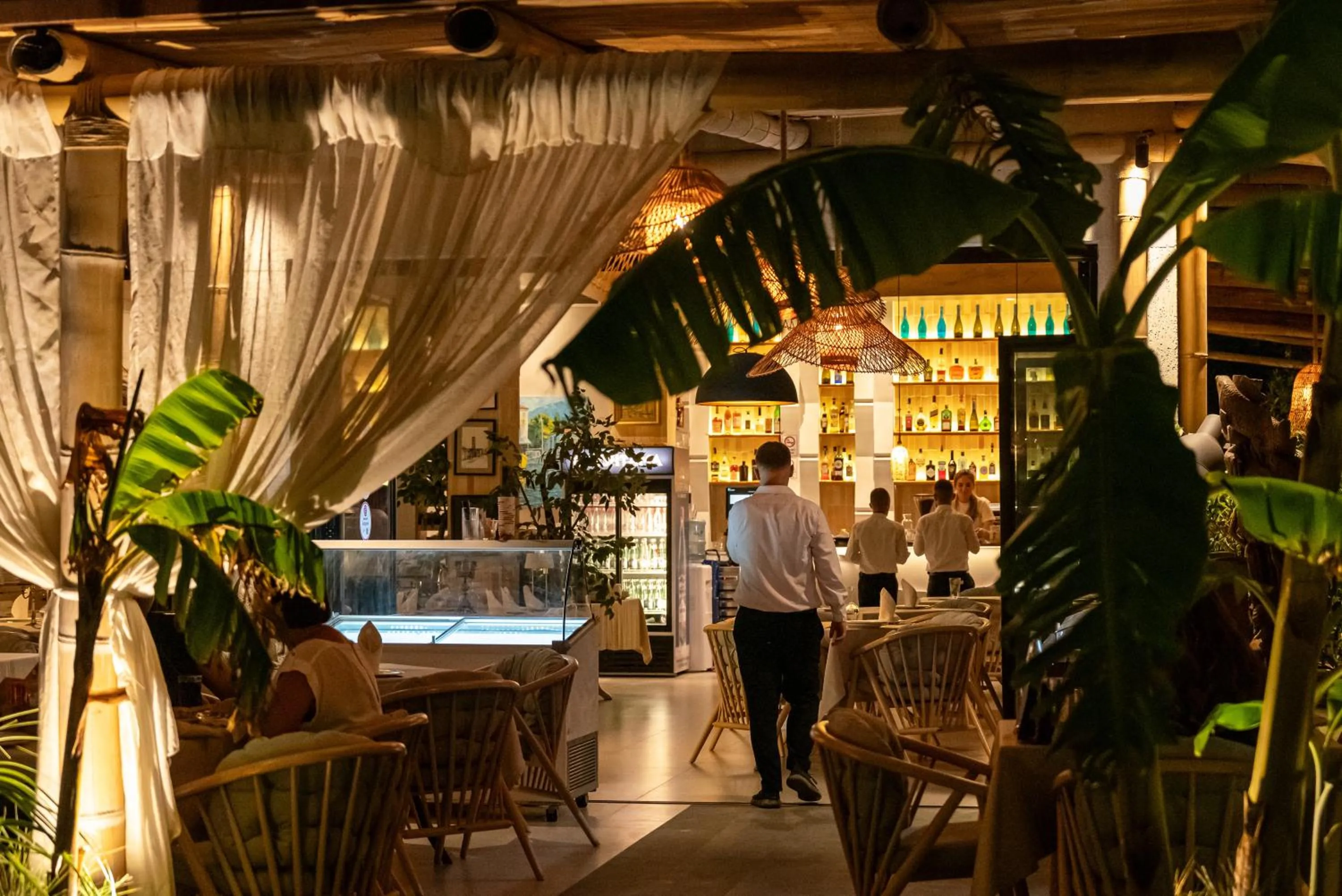 Restaurant/places to eat in Vila Lasko Hotel