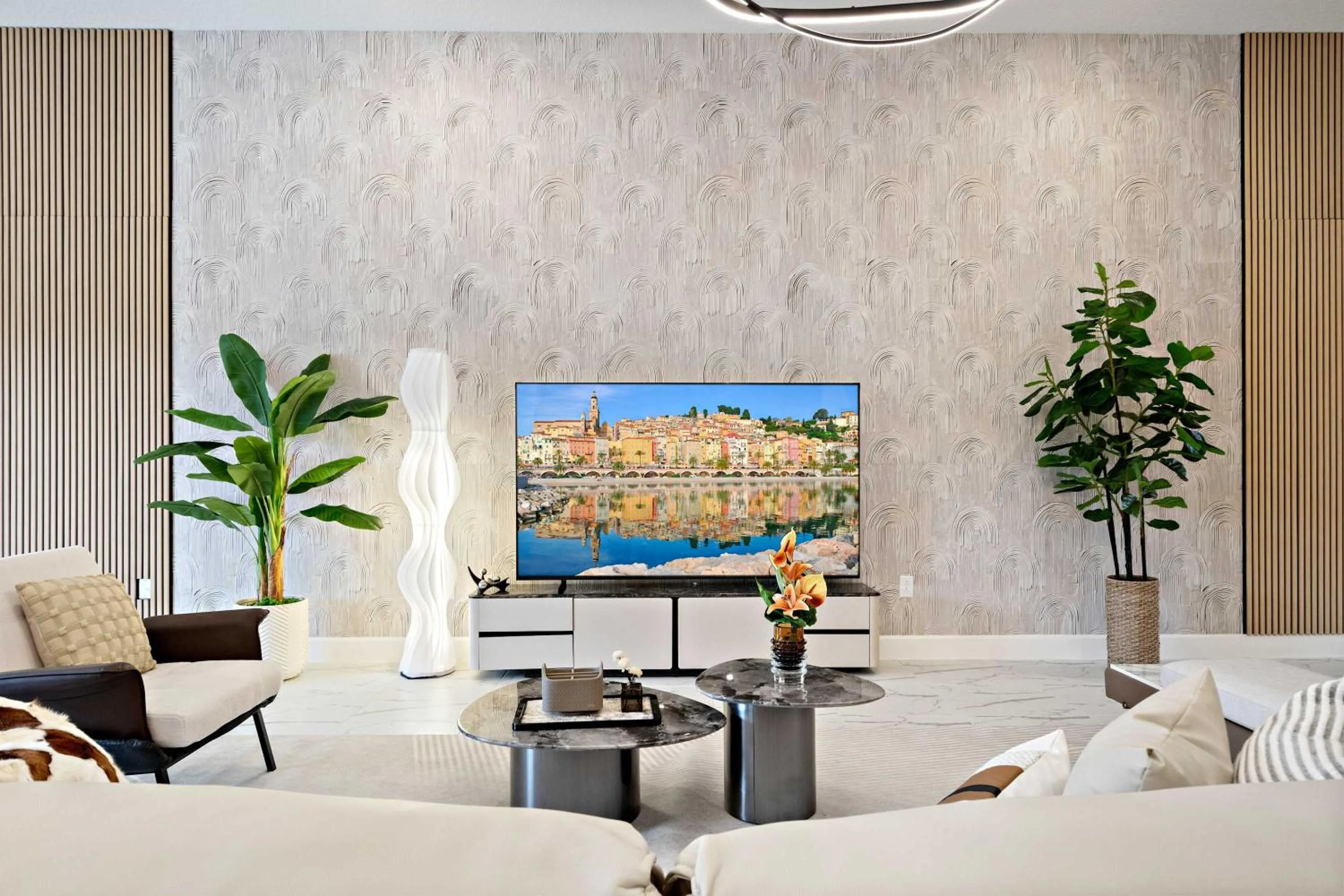 Grand 15-Bedroom Villa -Magical Themes, Pool & Game Loft, Lakeview