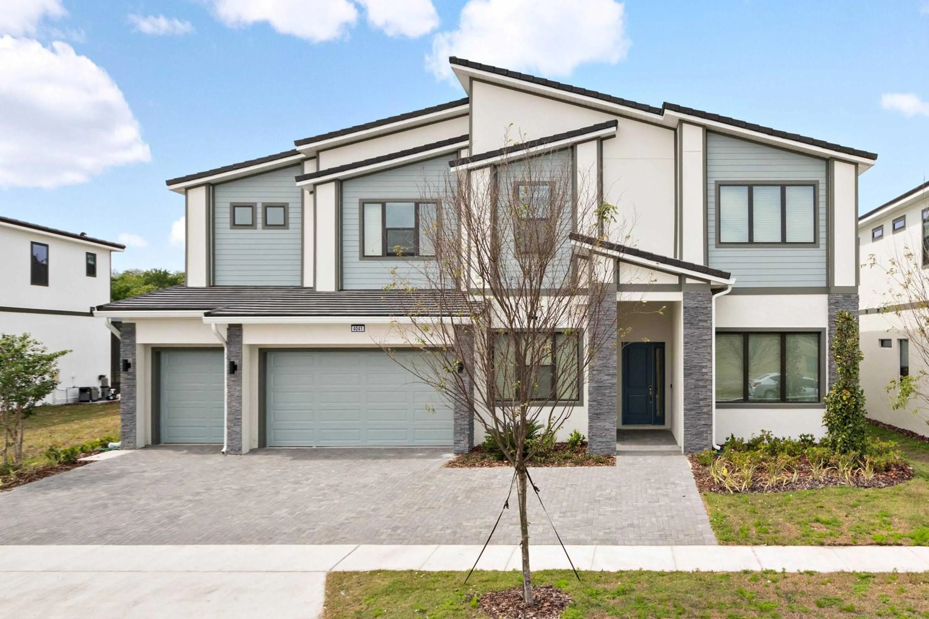 Grand 15-Bedroom Villa -Magical Themes, Pool & Game Loft, Lakeview