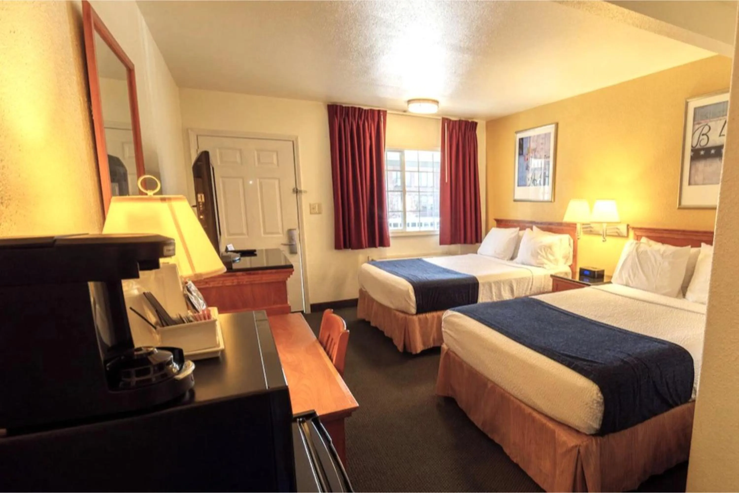 Bedroom, Bed in Hotel Inn Pendleton I-84