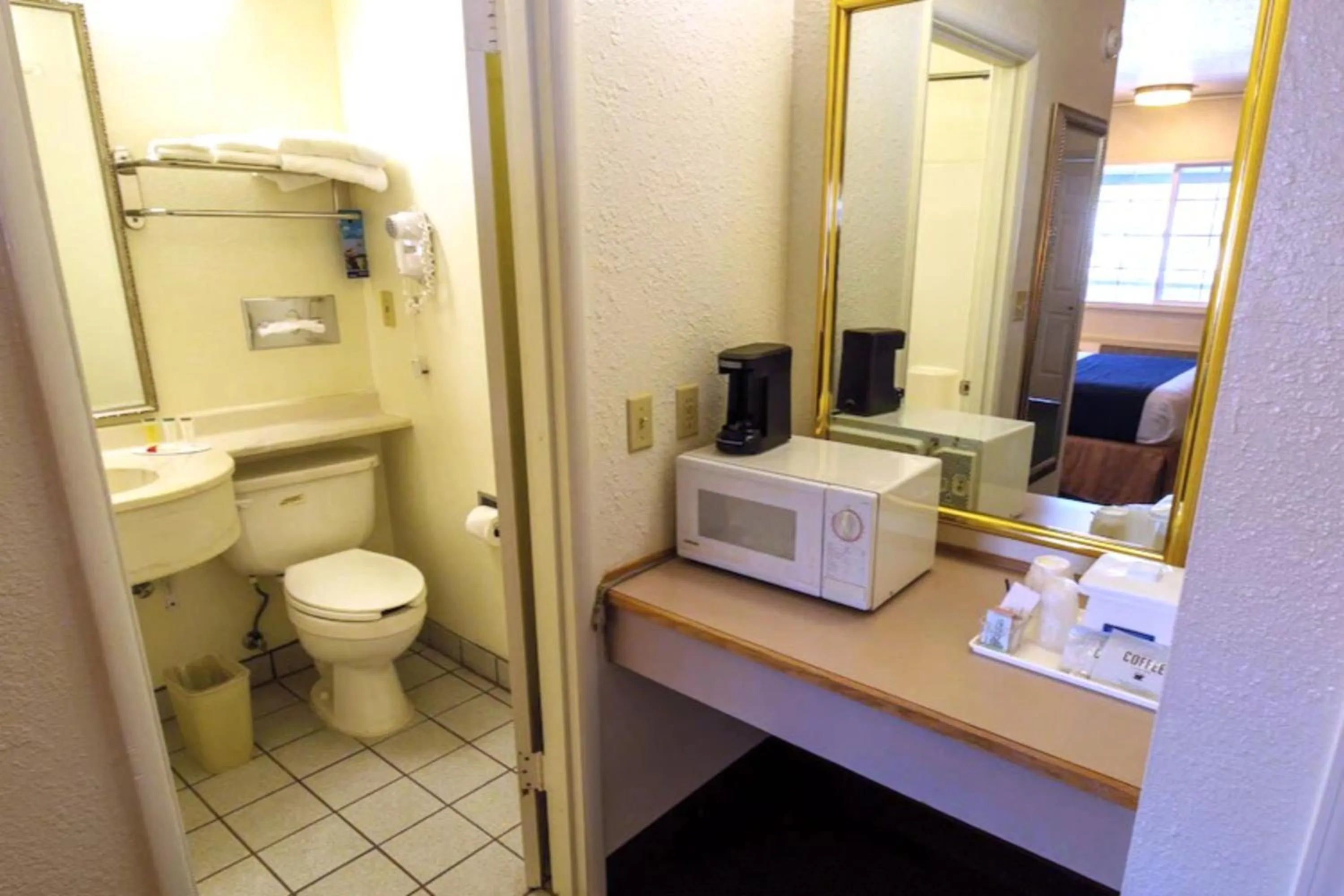 Bathroom in Hotel Inn Pendleton I-84