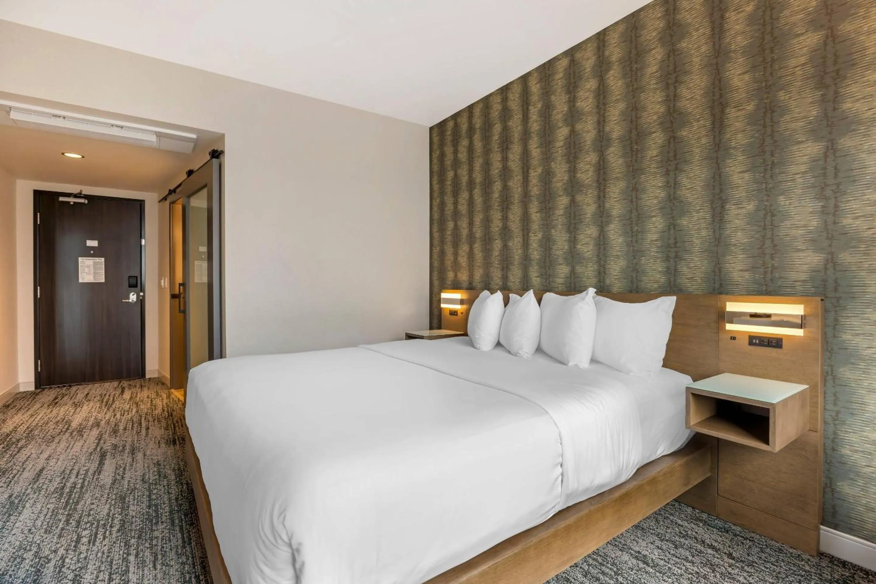 Bedroom, Bed in Cambria Hotel Portland - Pearl District