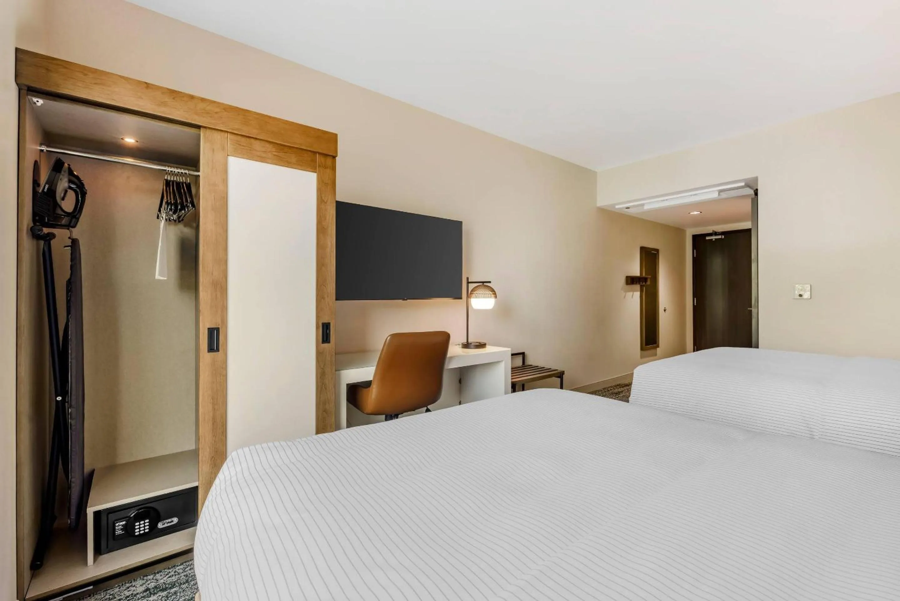 Bedroom, Bed in Cambria Hotel Portland - Pearl District