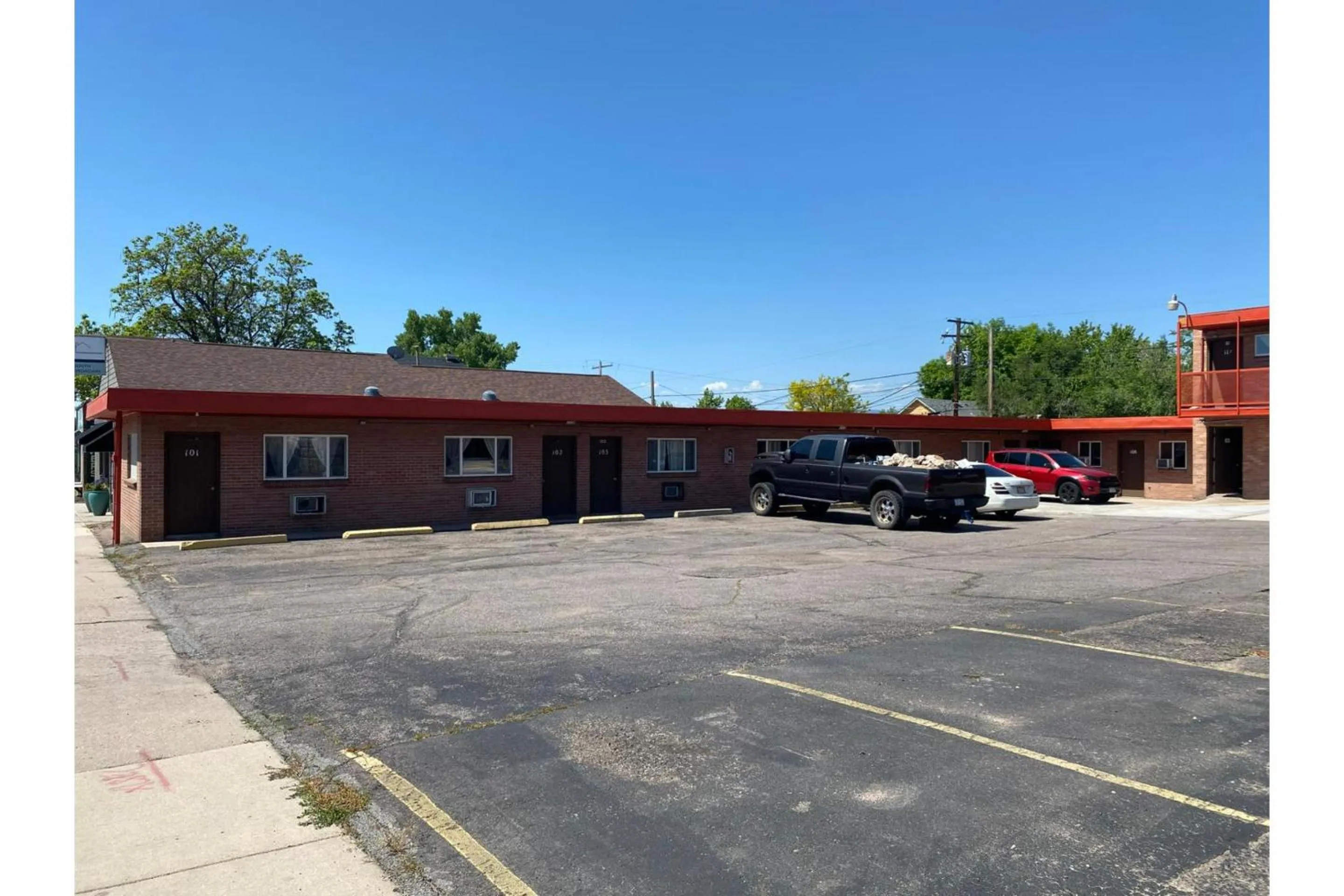 Parking in Hotel O Englewood-South Denver CO