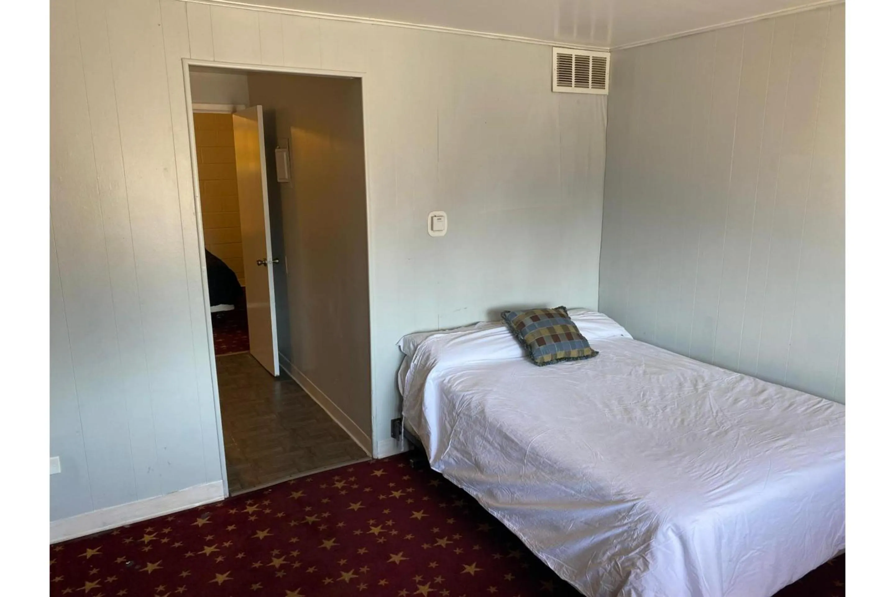 Bedroom, Bed in Hotel O Englewood-South Denver CO