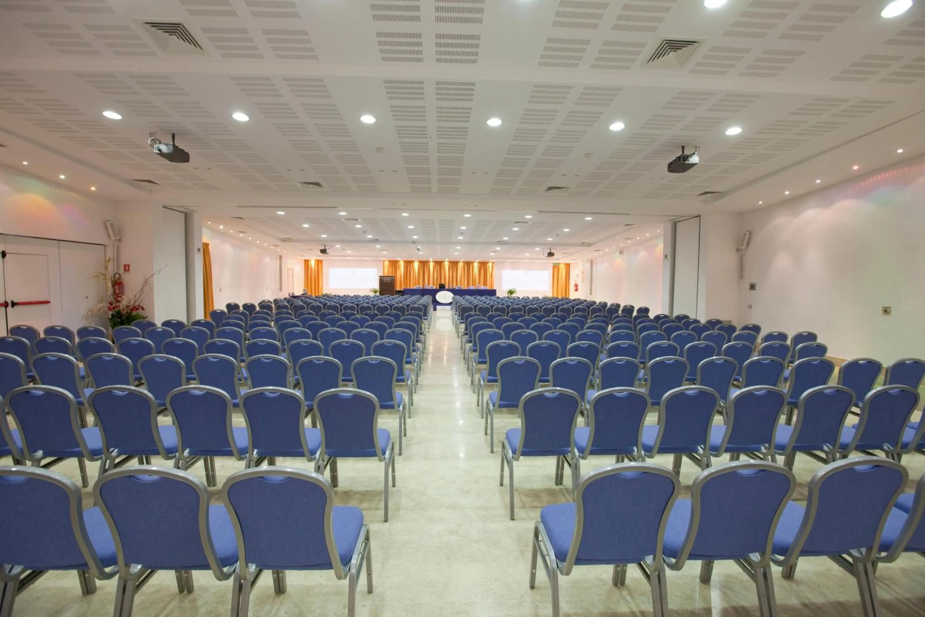 Business facilities in Centrum Palace Hotel & Resorts