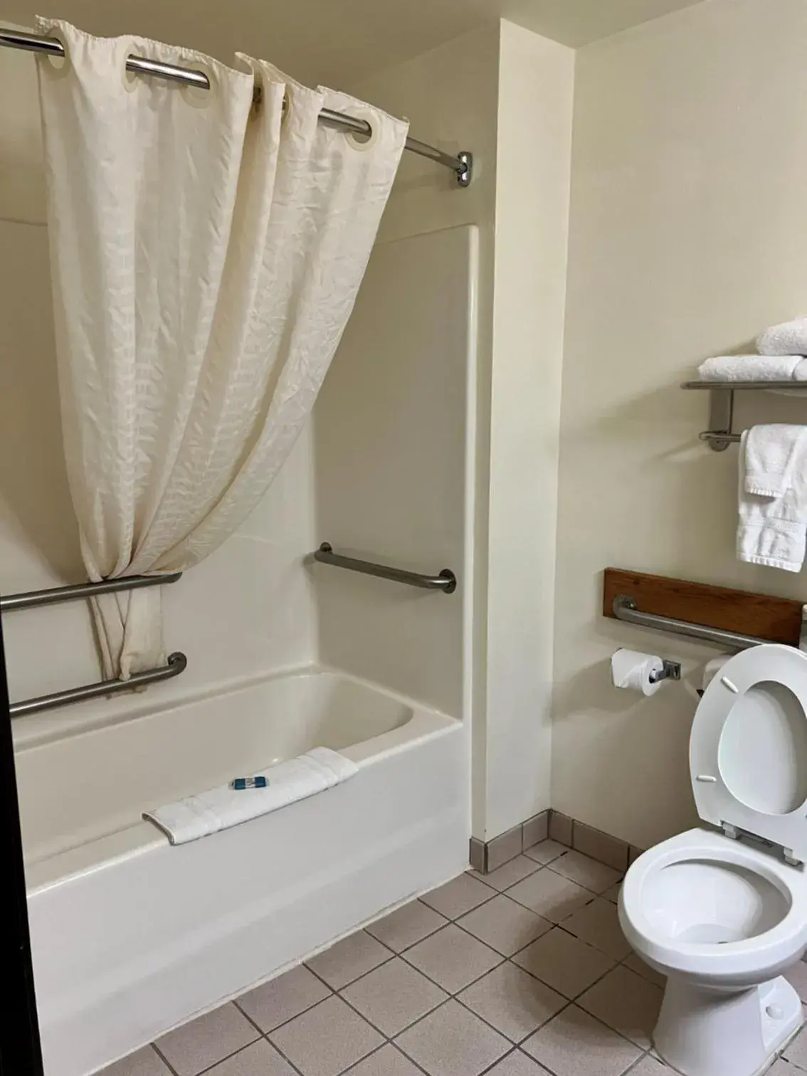 Suite in Serena Inn & Suites Suite in Serena Inn & Suites