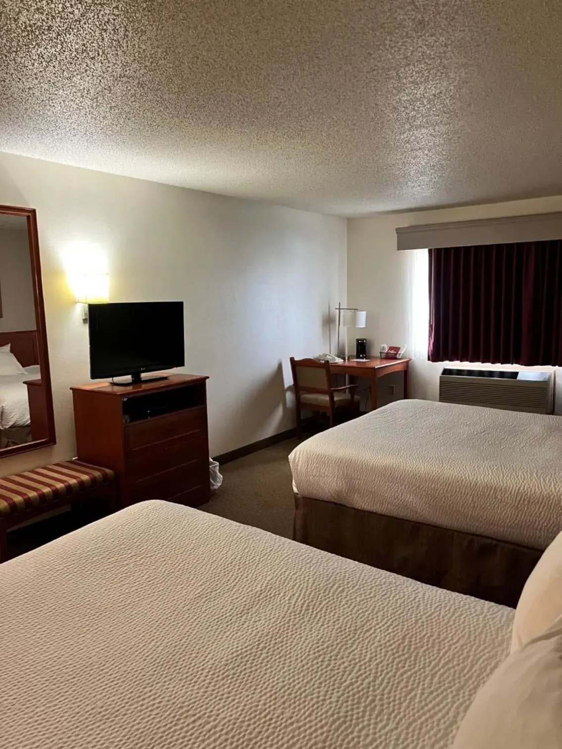 Double Room in Serena Inn & Suites Double Room in Serena Inn & Suites