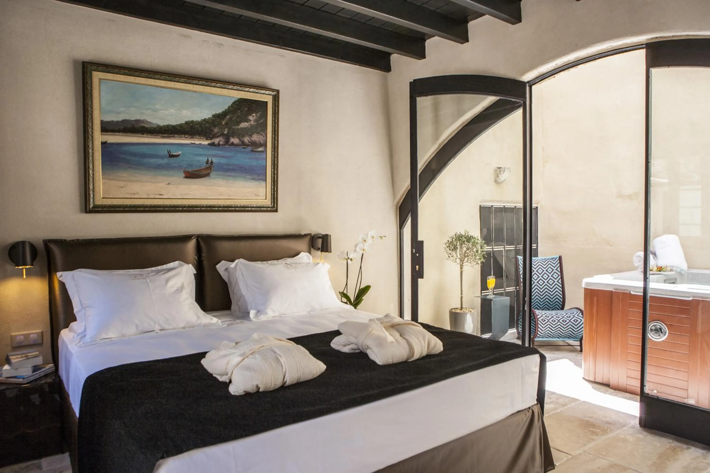 Hot Tub in Allegory Boutique Hotel