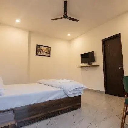 Deluxe Room (2 Adults + 1 Child) - single occupancy in The Lagoon Deluxe Room (2 Adults + 1 Child) - single occupancy in The Lagoon