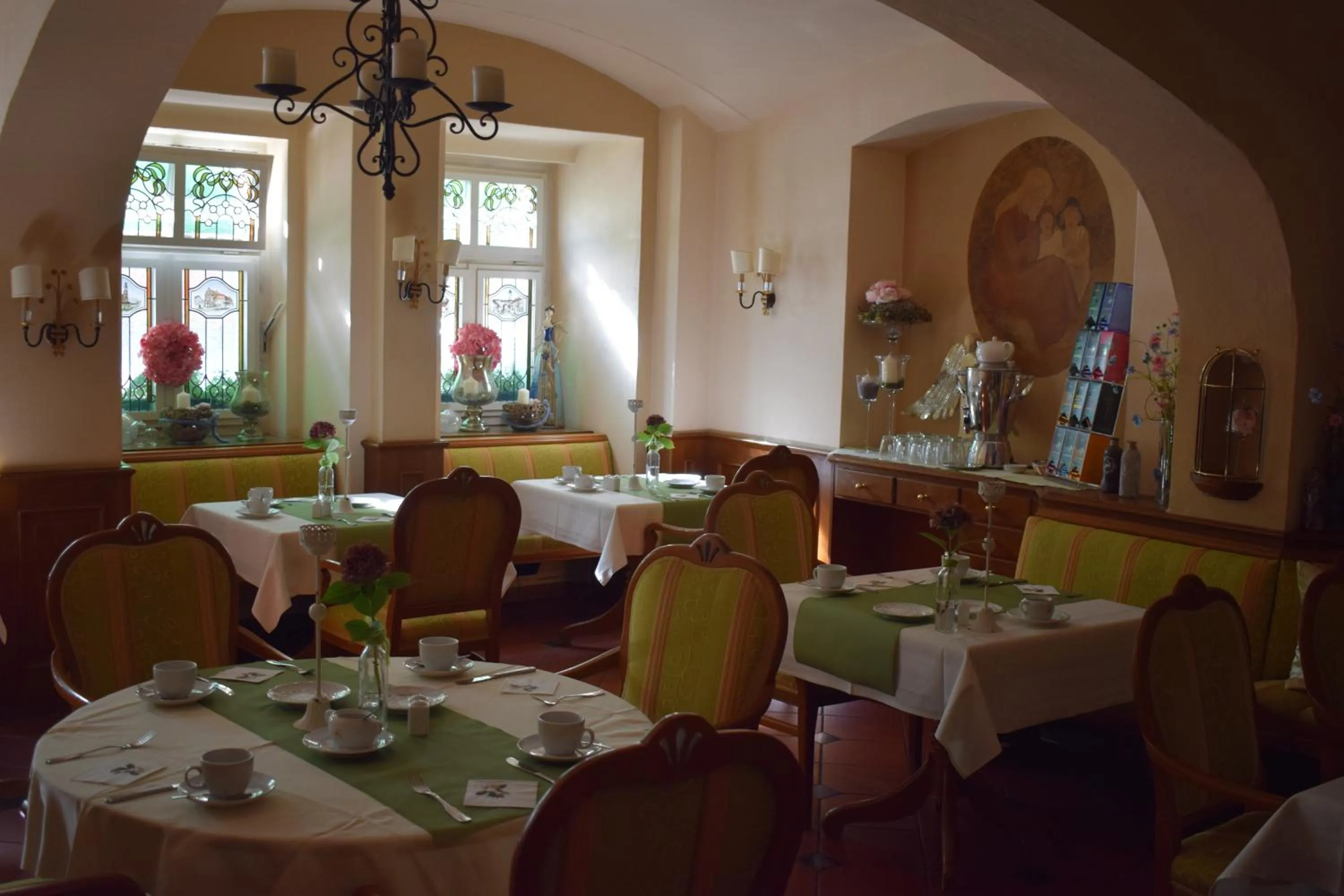 Breakfast in Akzent Hotel Goldner Hirsch