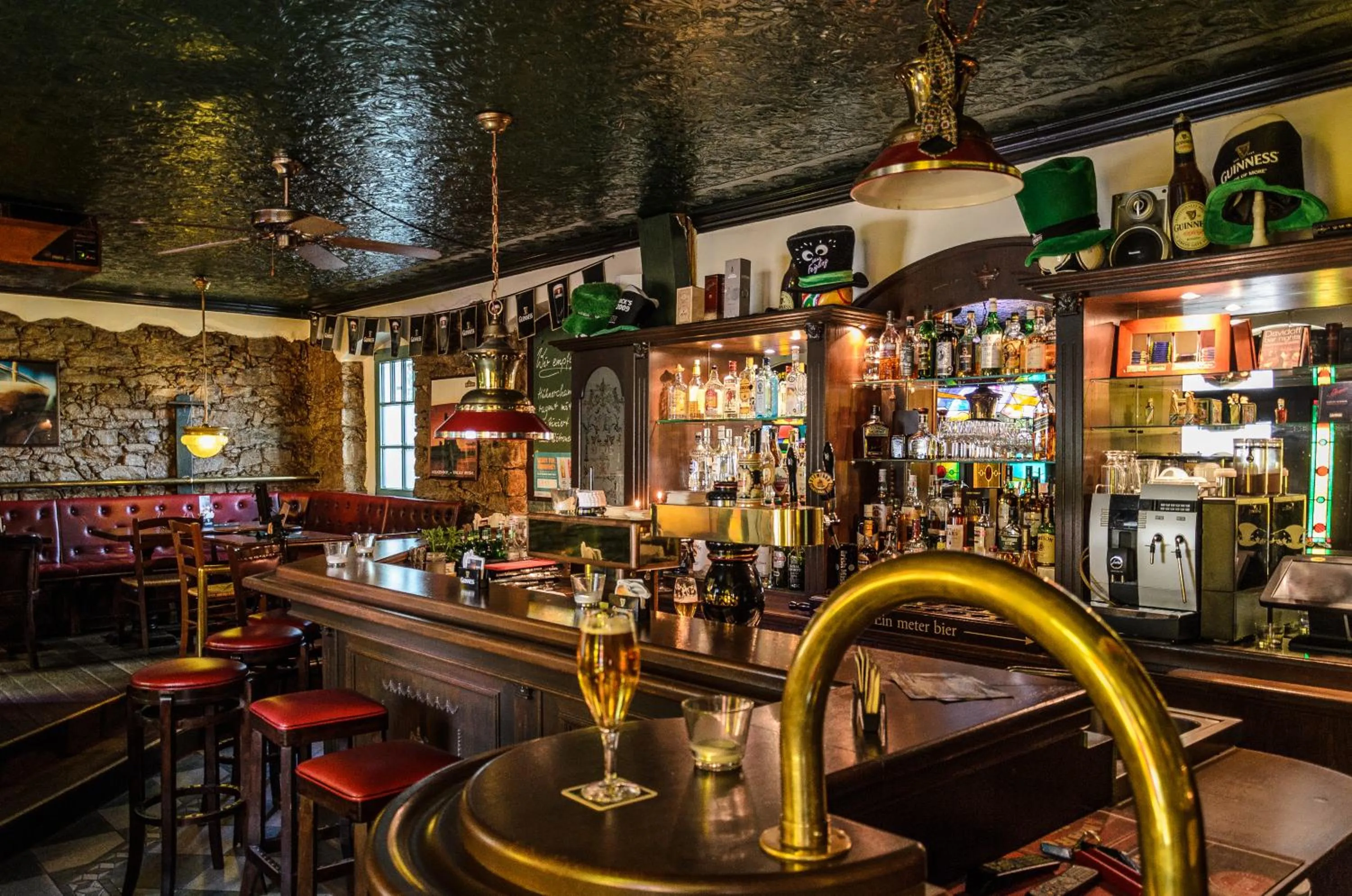 Lounge or bar in Akzent Hotel Goldner Hirsch