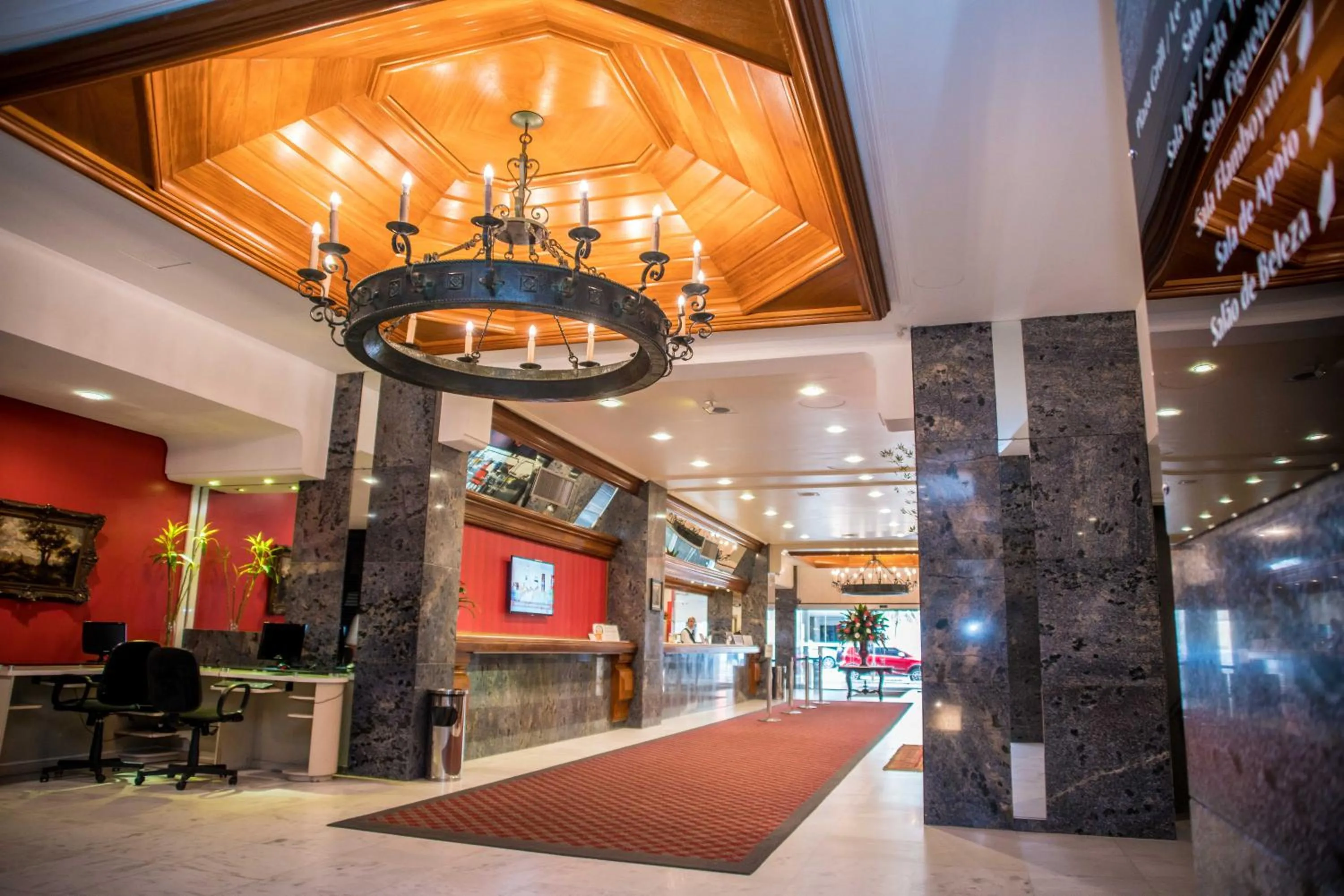 Decorative detail in Plaza São Rafael Hotel