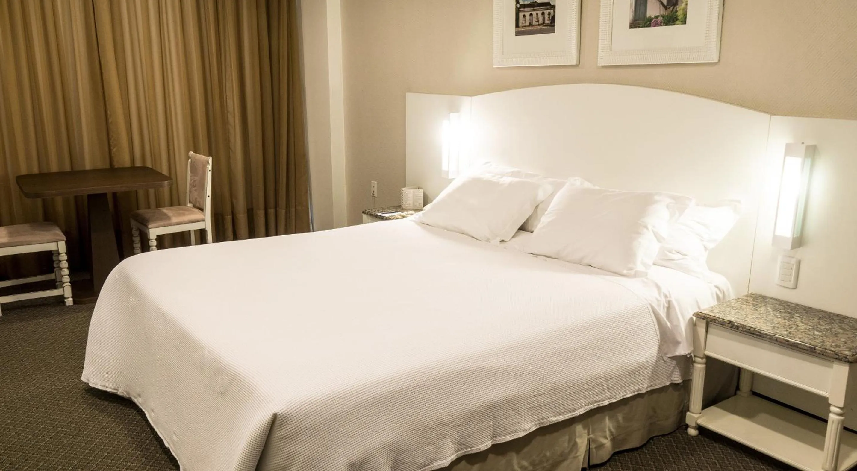 Decorative detail, Bed in Plaza São Rafael Hotel