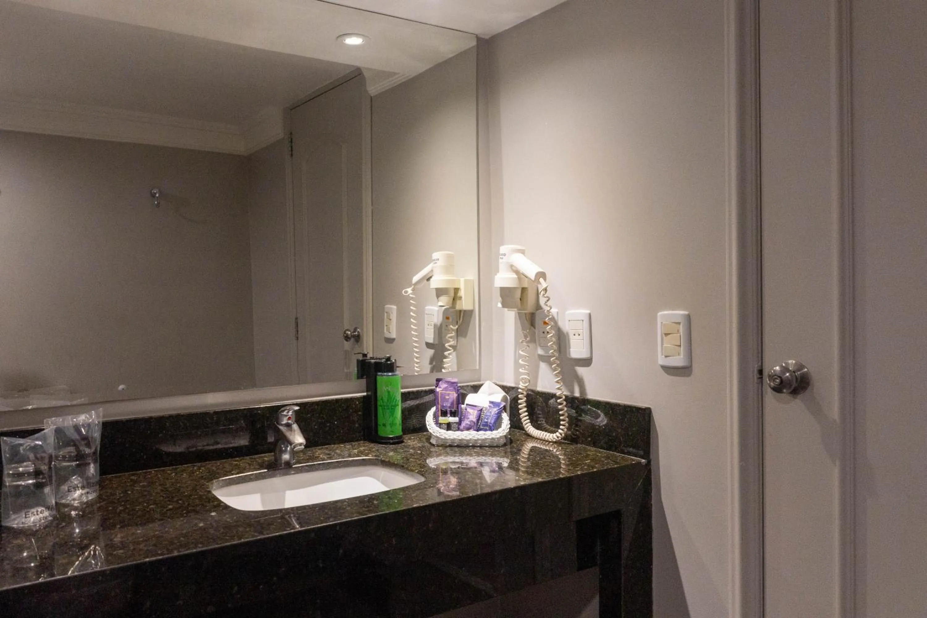 Bathroom in Plaza São Rafael Hotel