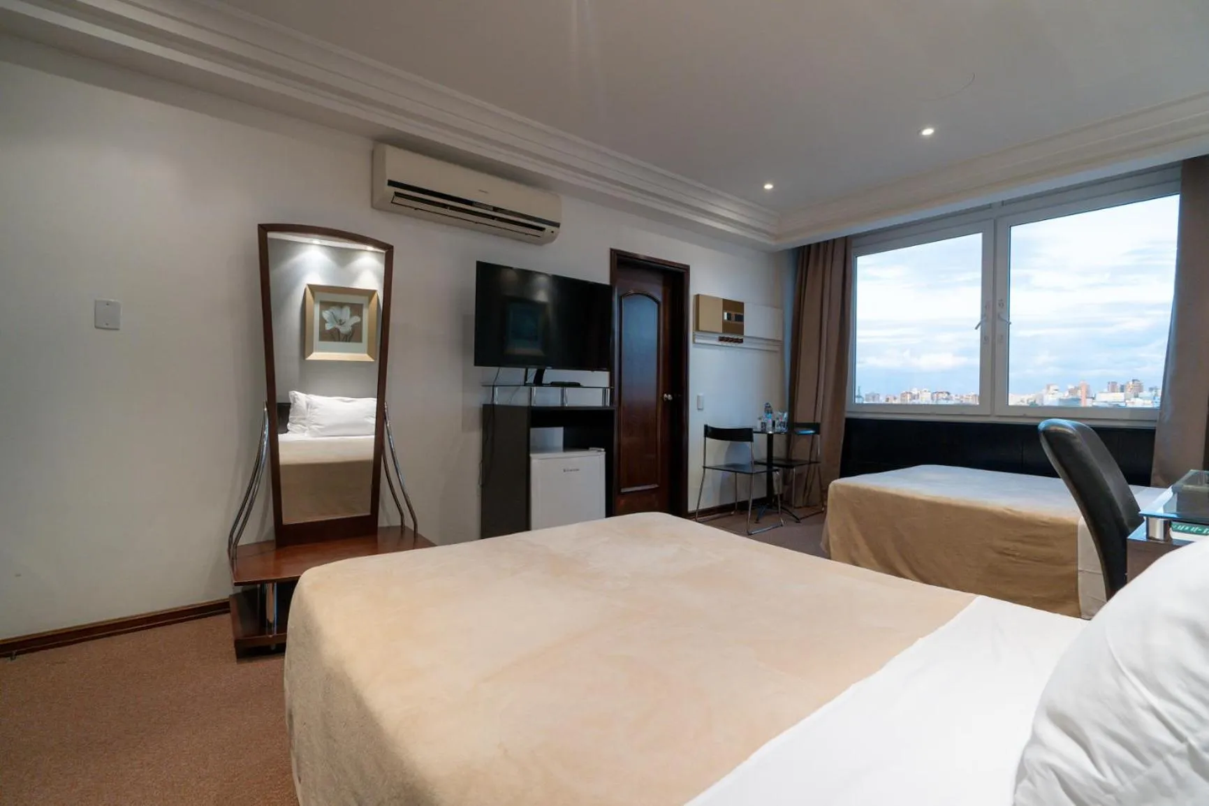 Bedroom, Bed in Plaza São Rafael Hotel