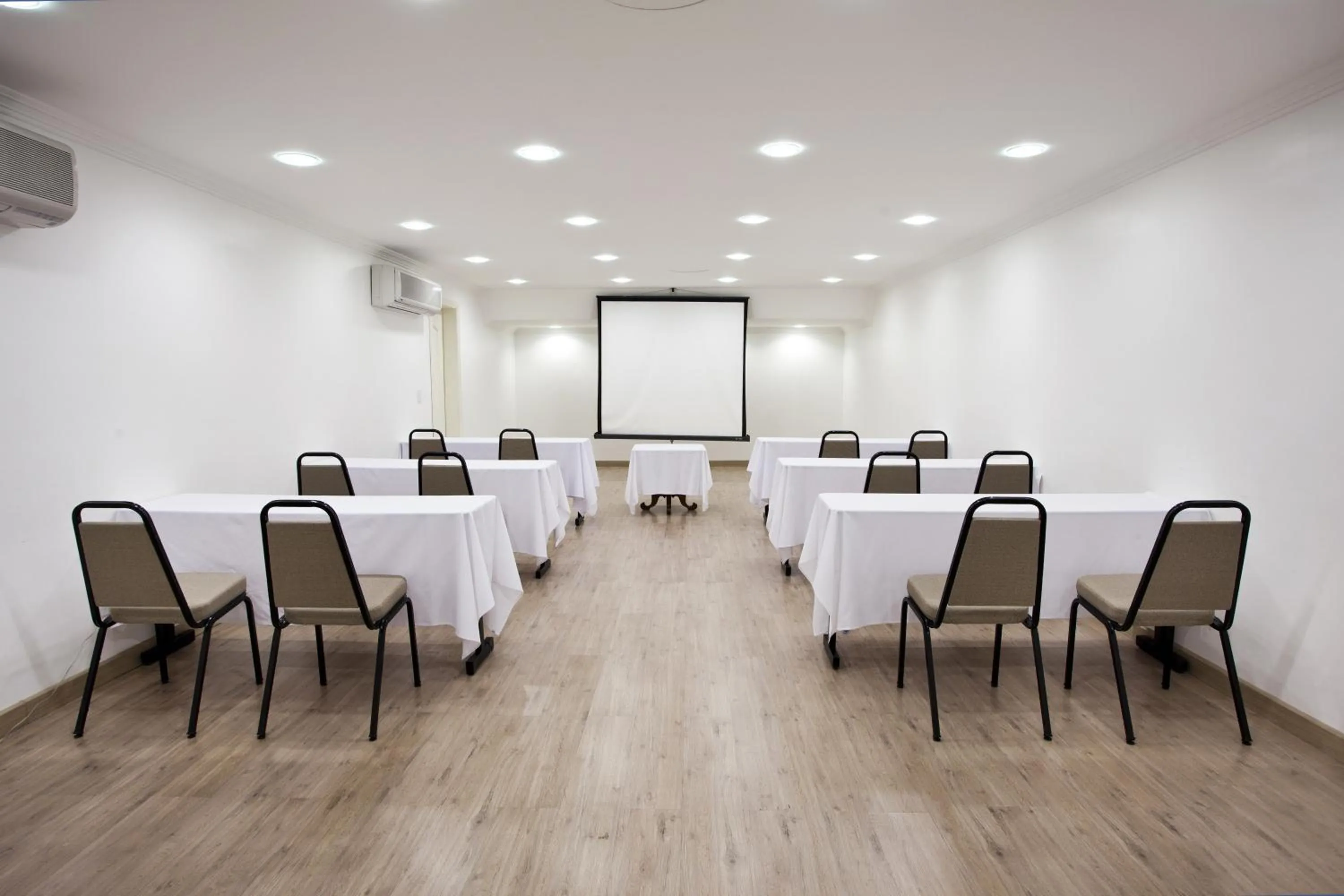 Meeting/conference room in Plaza São Rafael Hotel