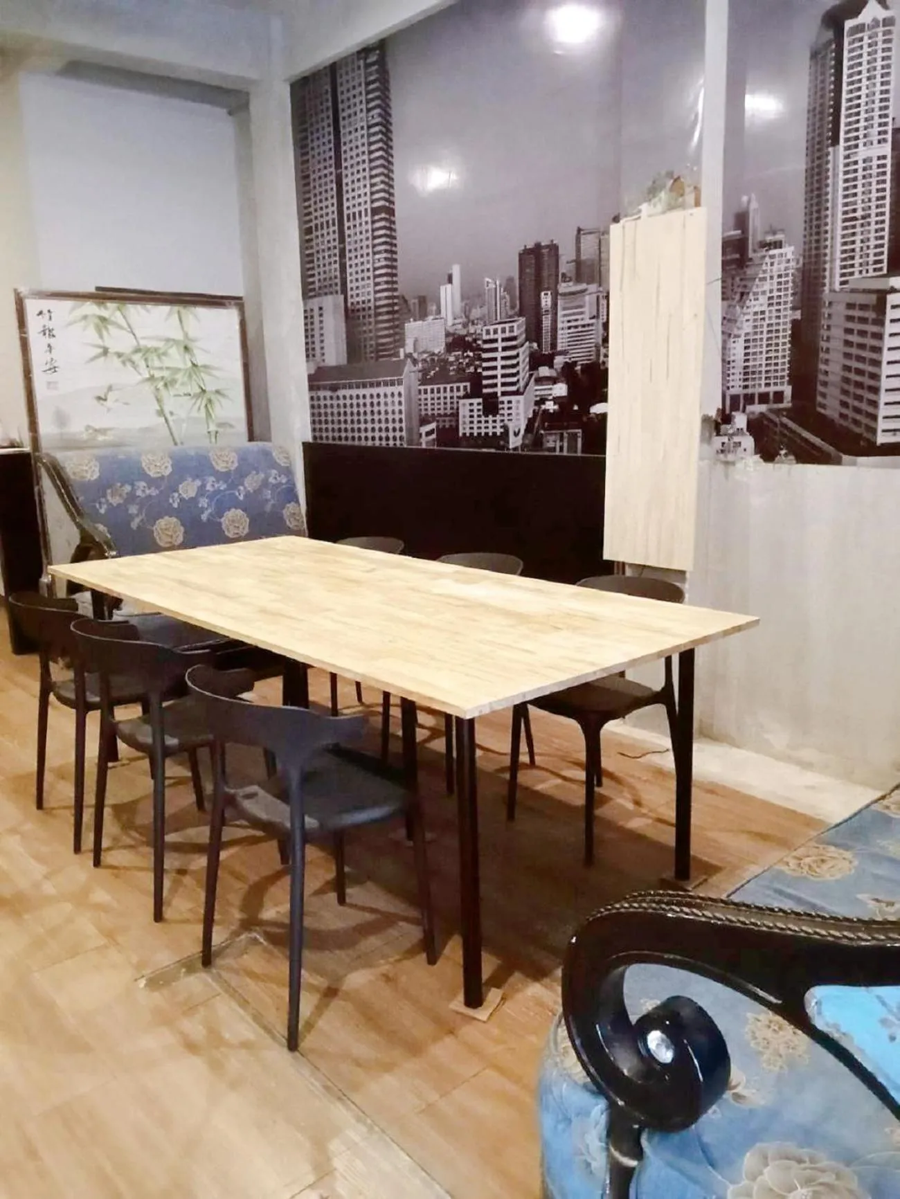 Seating area in XX GO INN BTS Silom Saint Louis