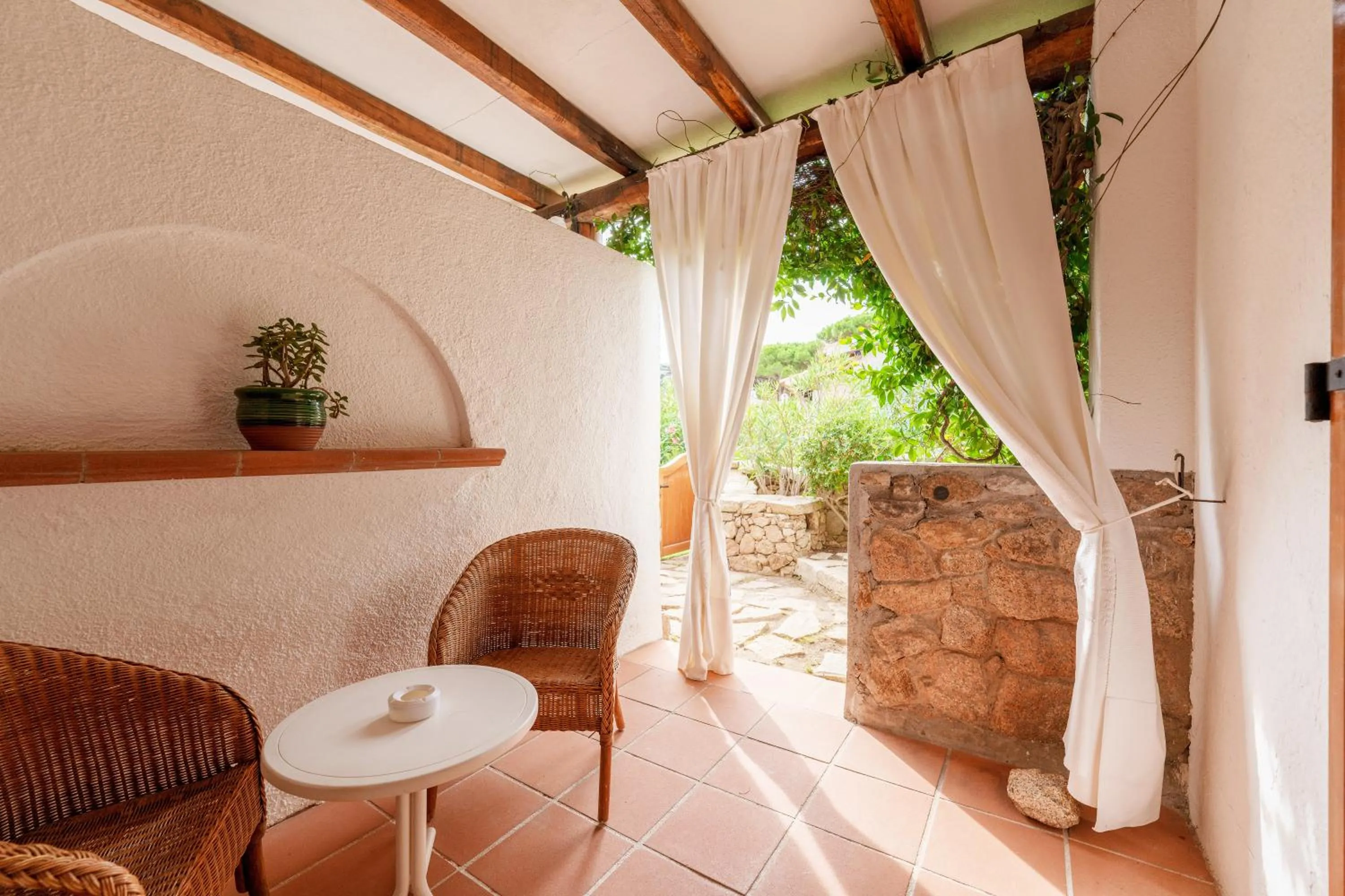 Patio in Hotel Punta Est