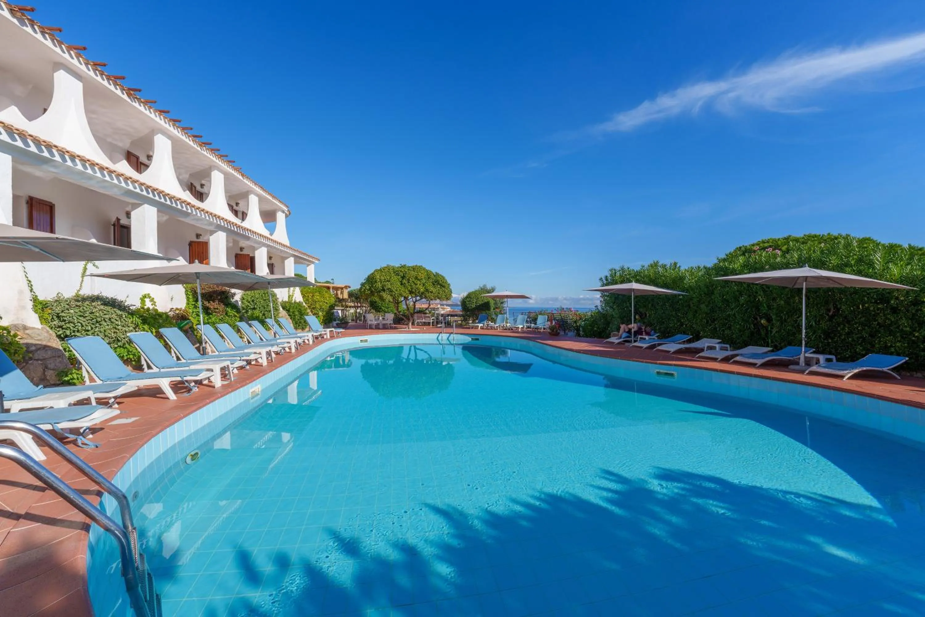 Pool view in Hotel Punta Est